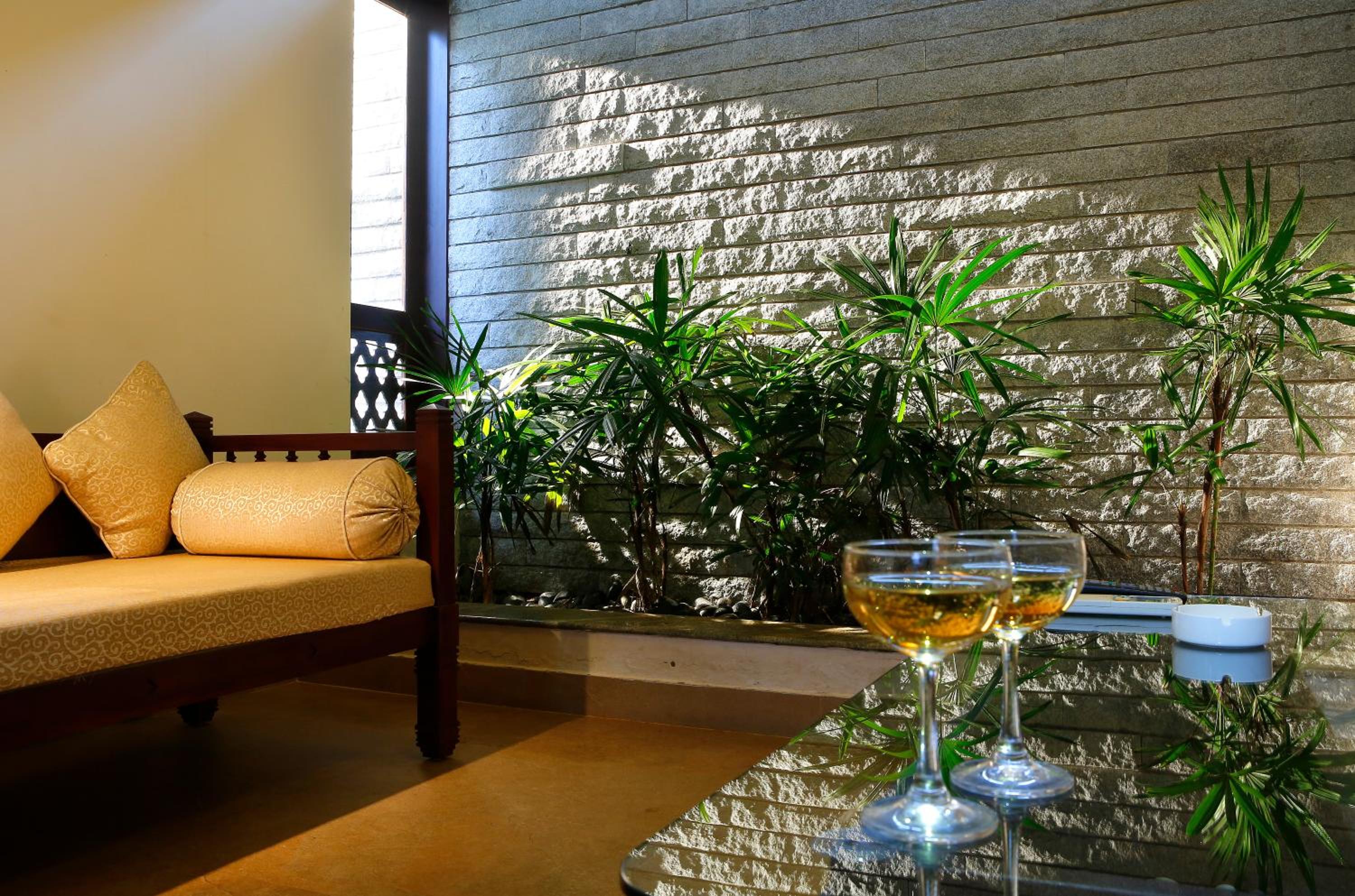 Premium Pool Suite - Photo 8