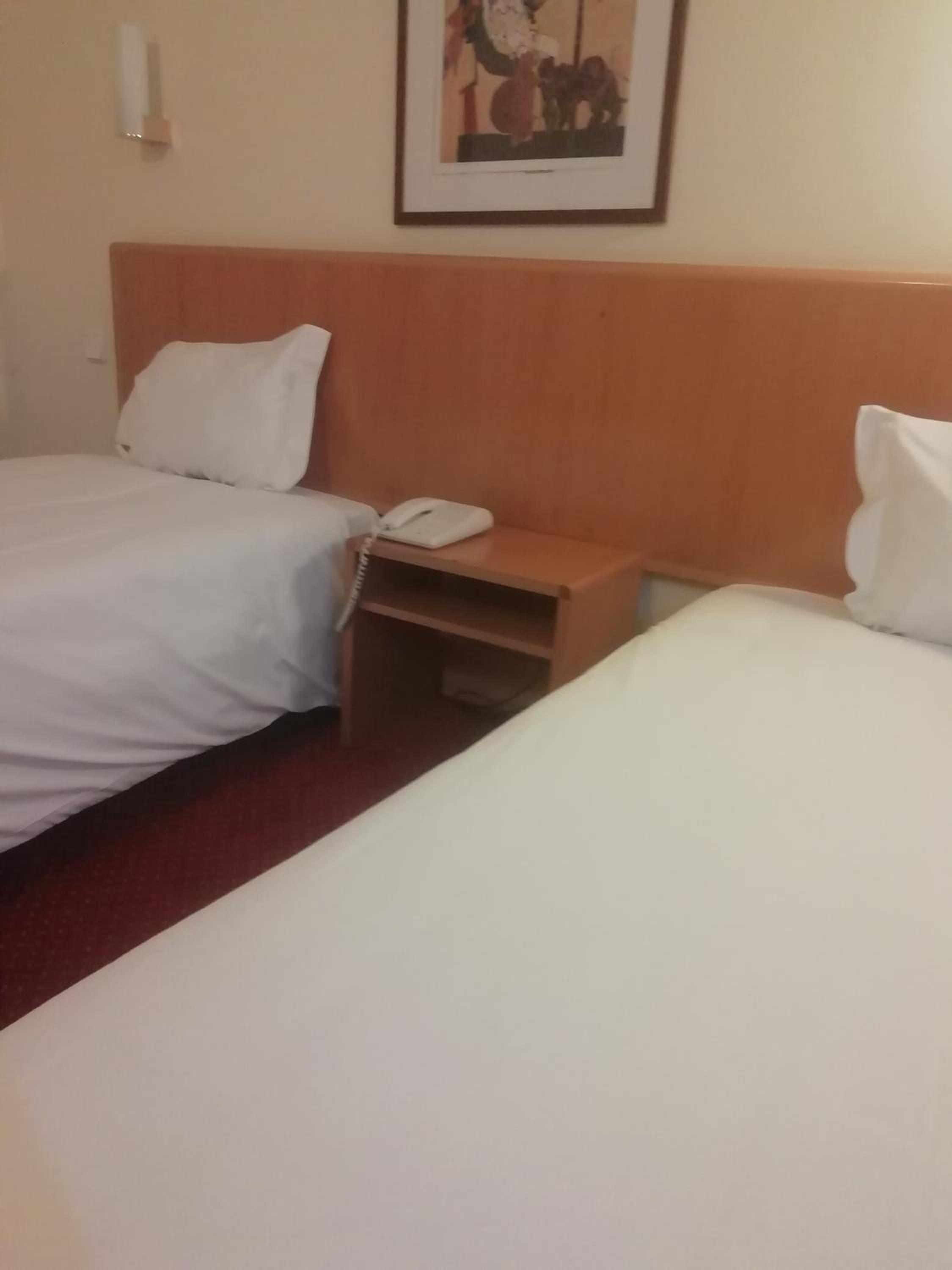 Standard Double or Twin Room - Photo 6