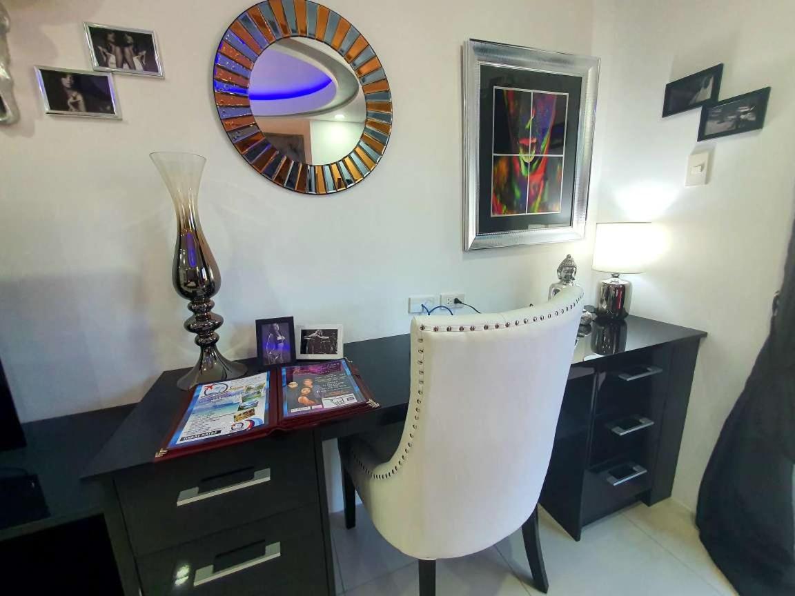 Deluxe King Studio - Photo 6
