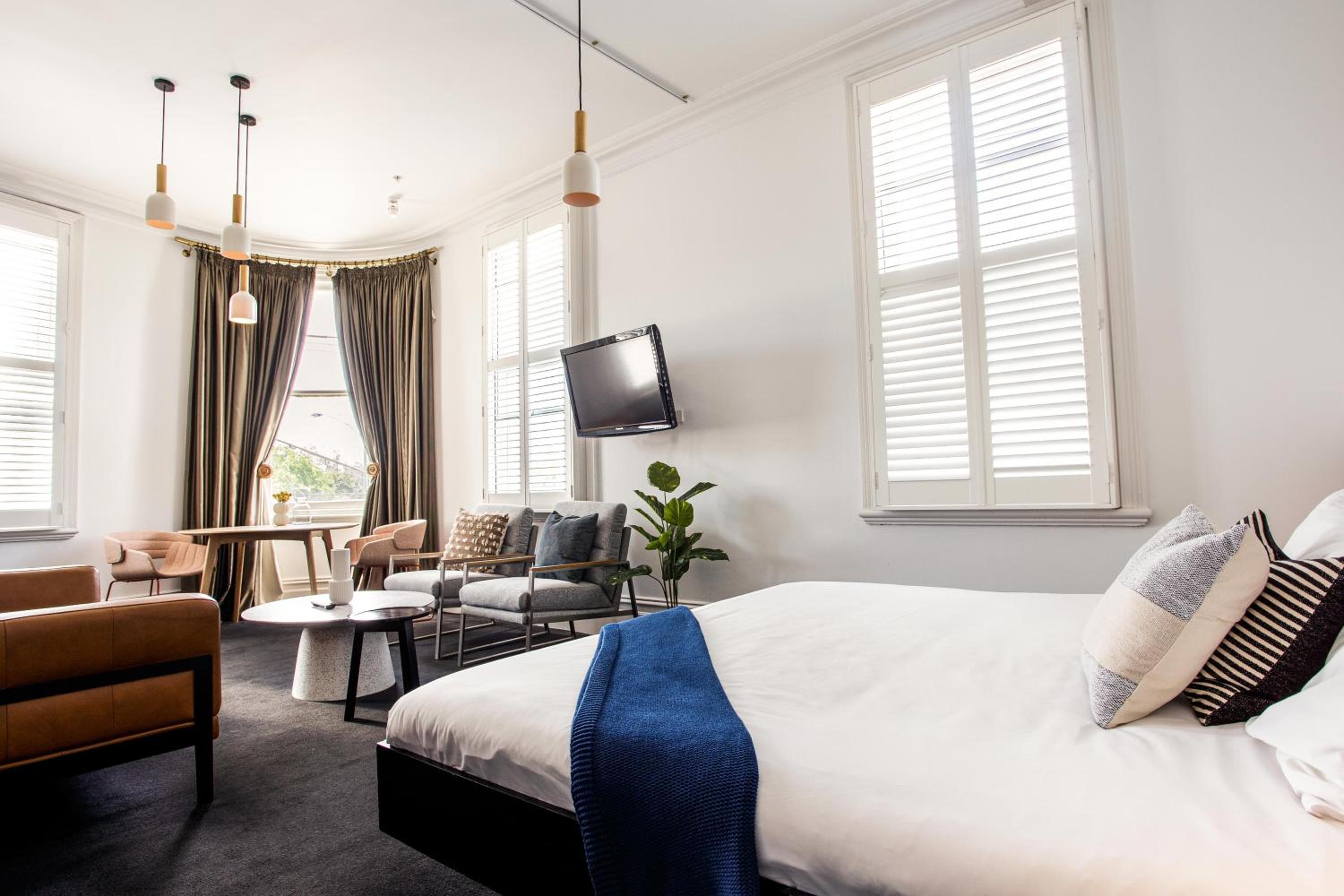 King Suite - Photo 3