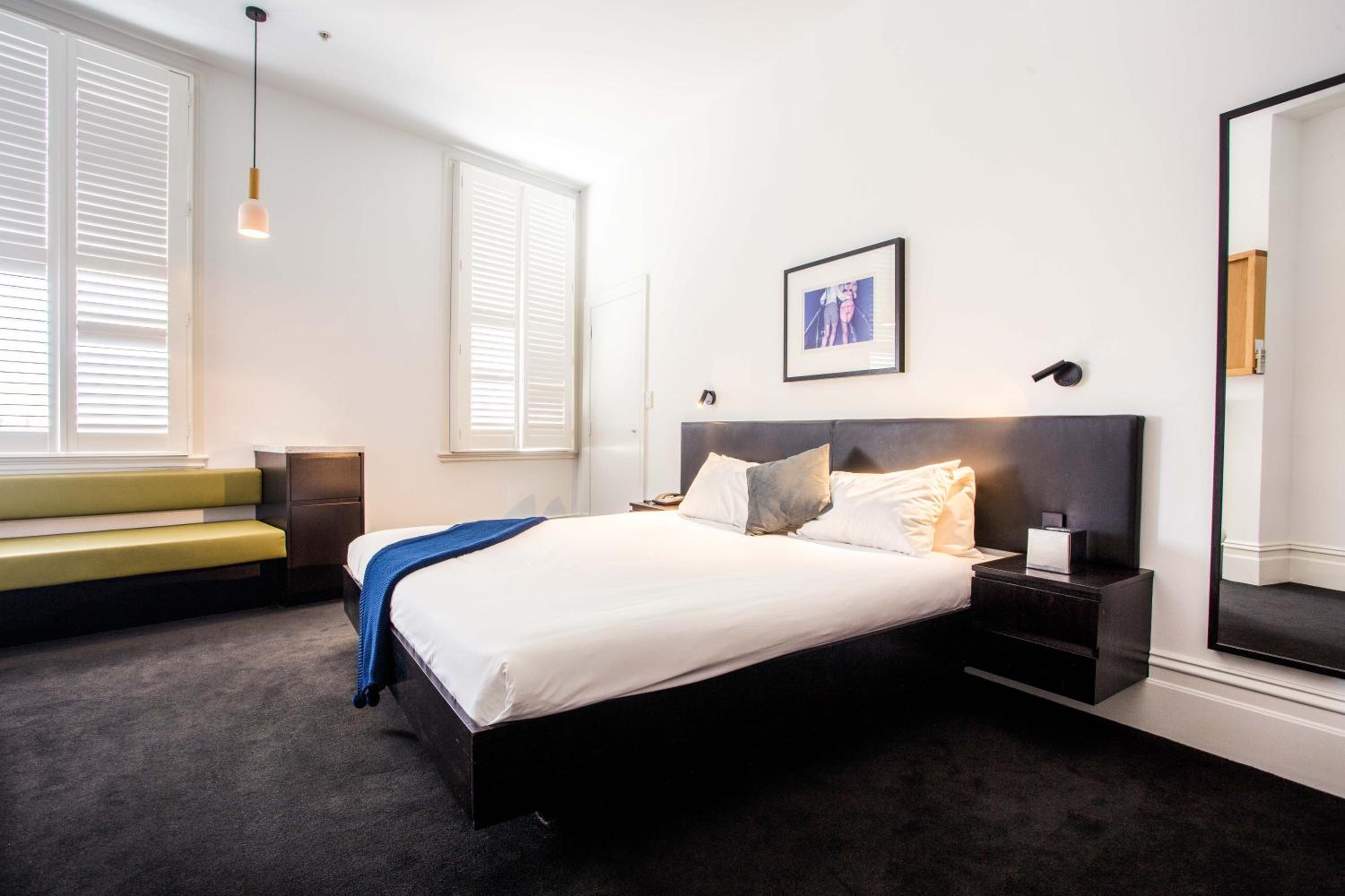 One-Bedroom Apartment - Photo 3