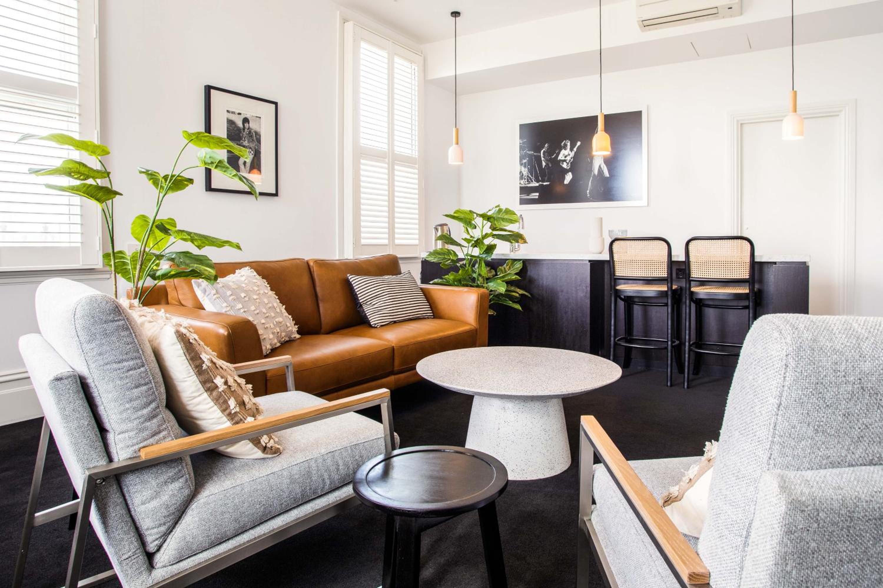 One-Bedroom Apartment - Photo 4