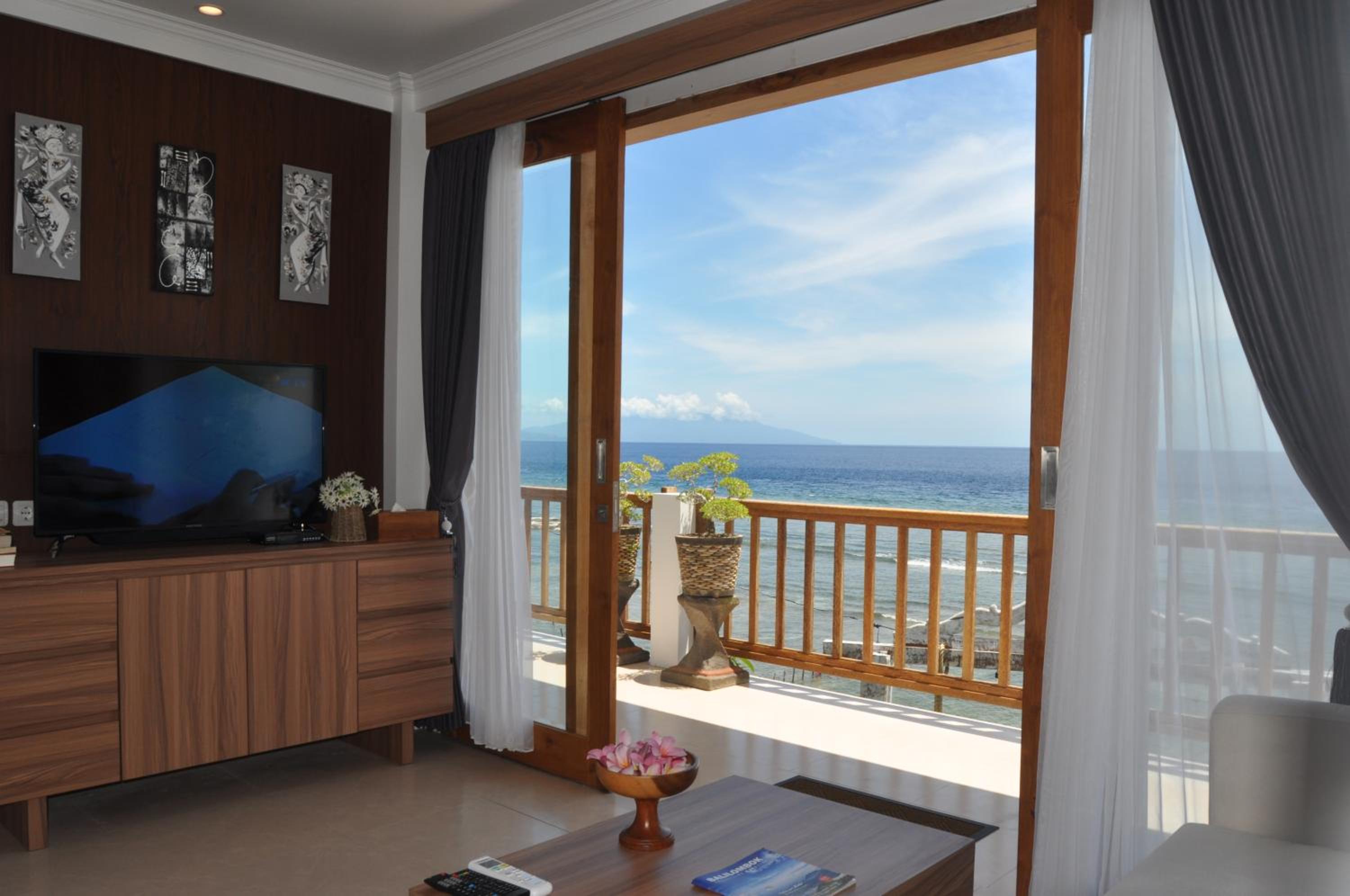 One-Bedroom Suite - Photo 96