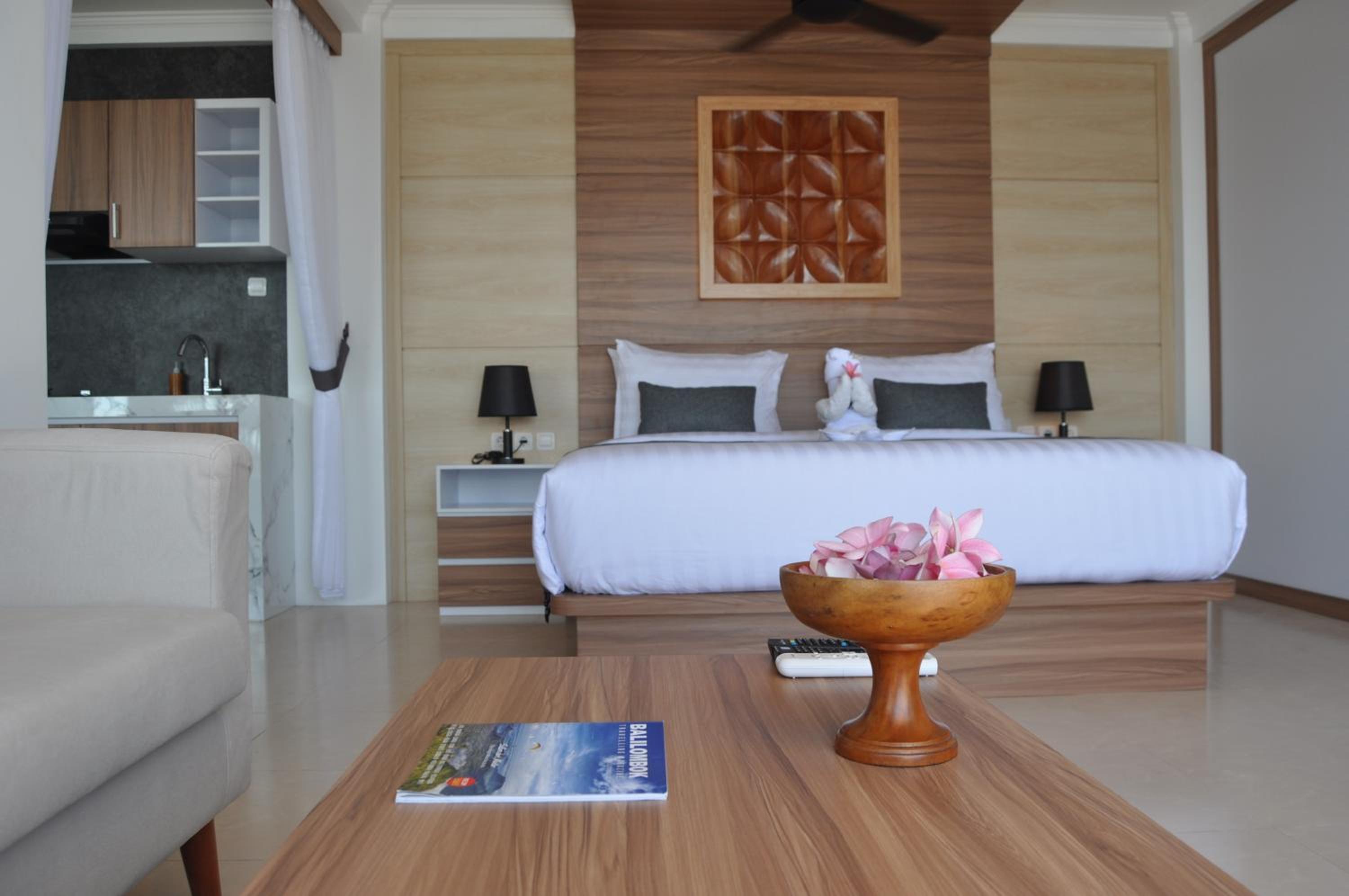 One-Bedroom Suite - Photo 100