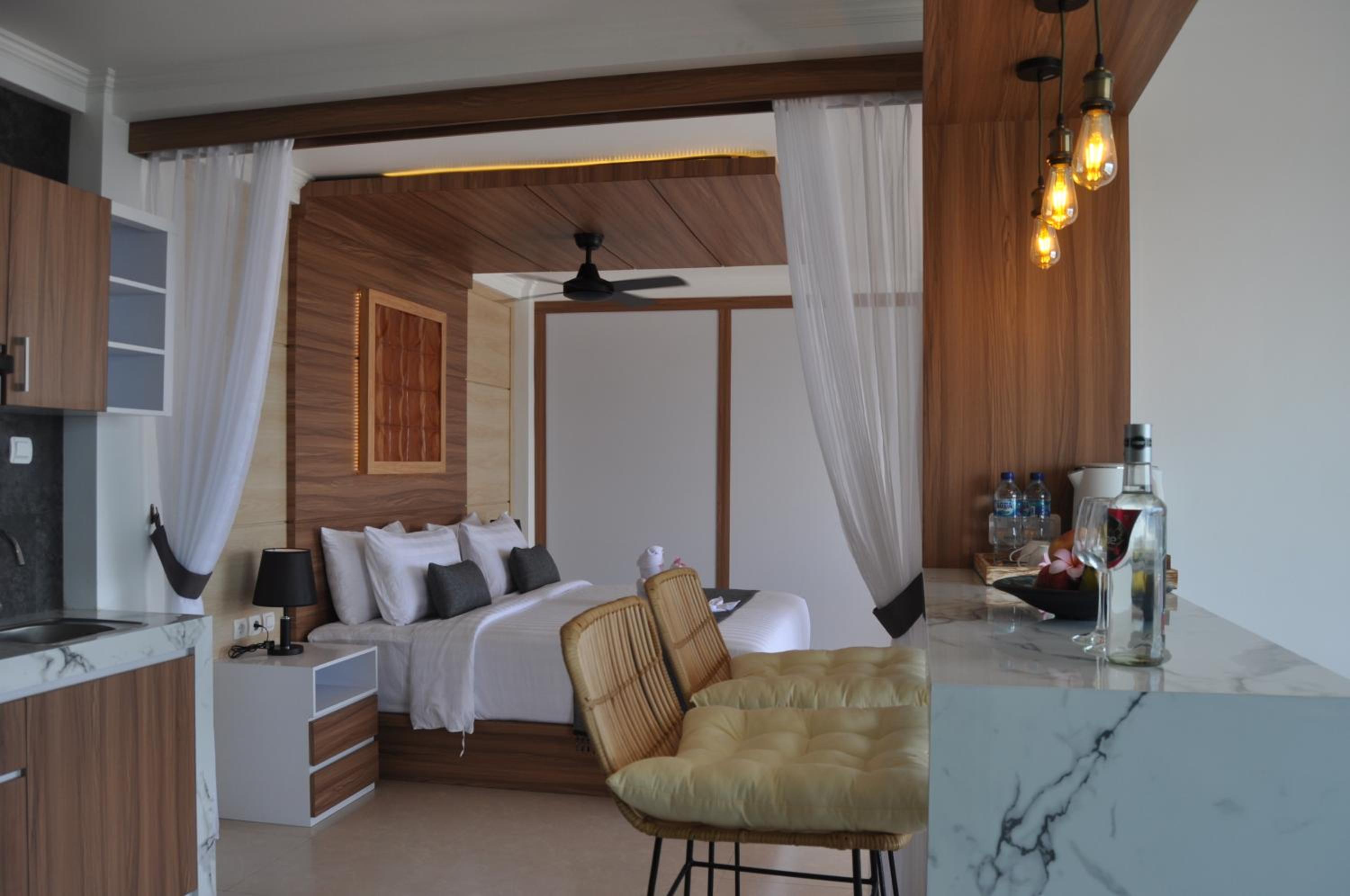 One-Bedroom Suite - Photo 103