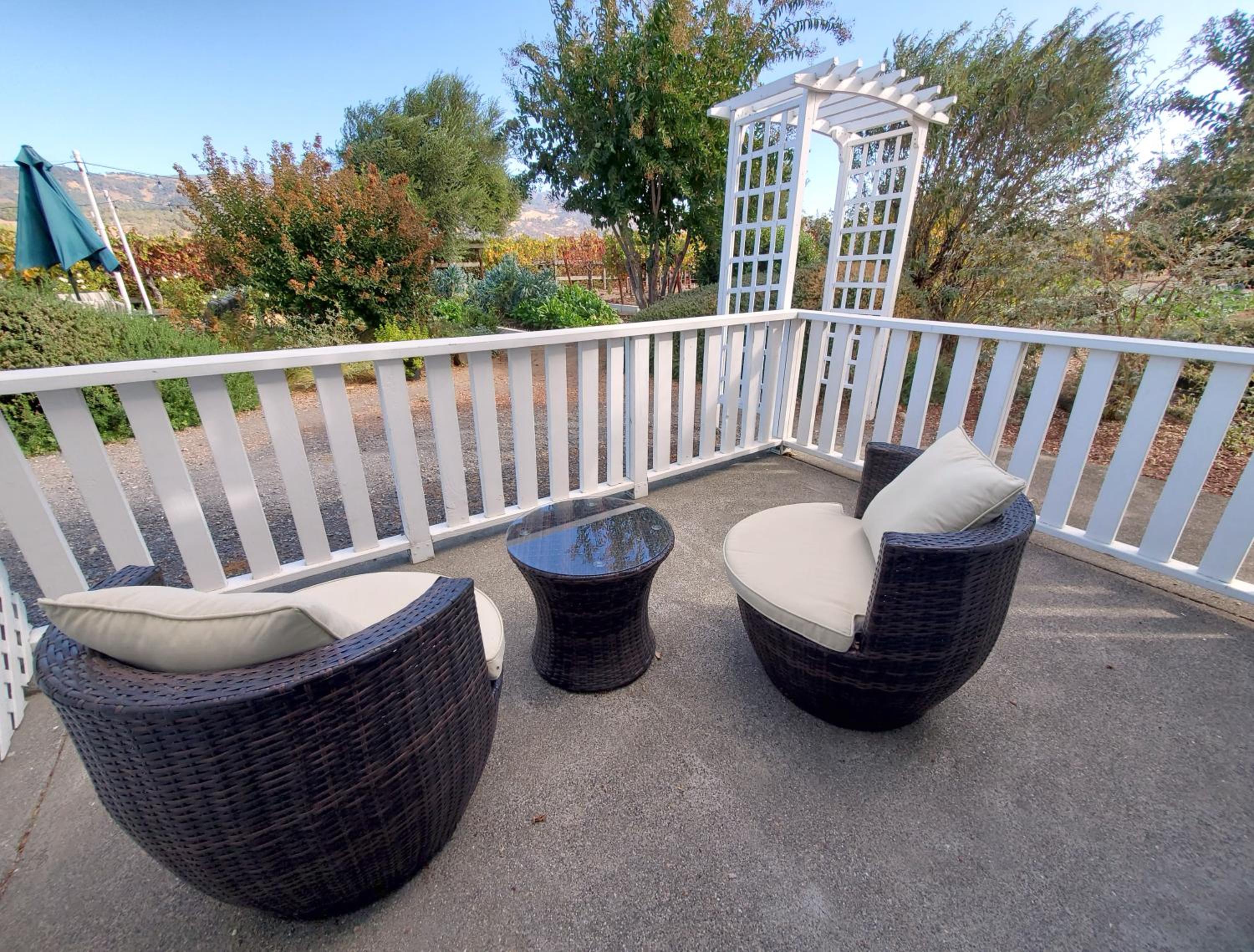 Executive Suite - Photo 4