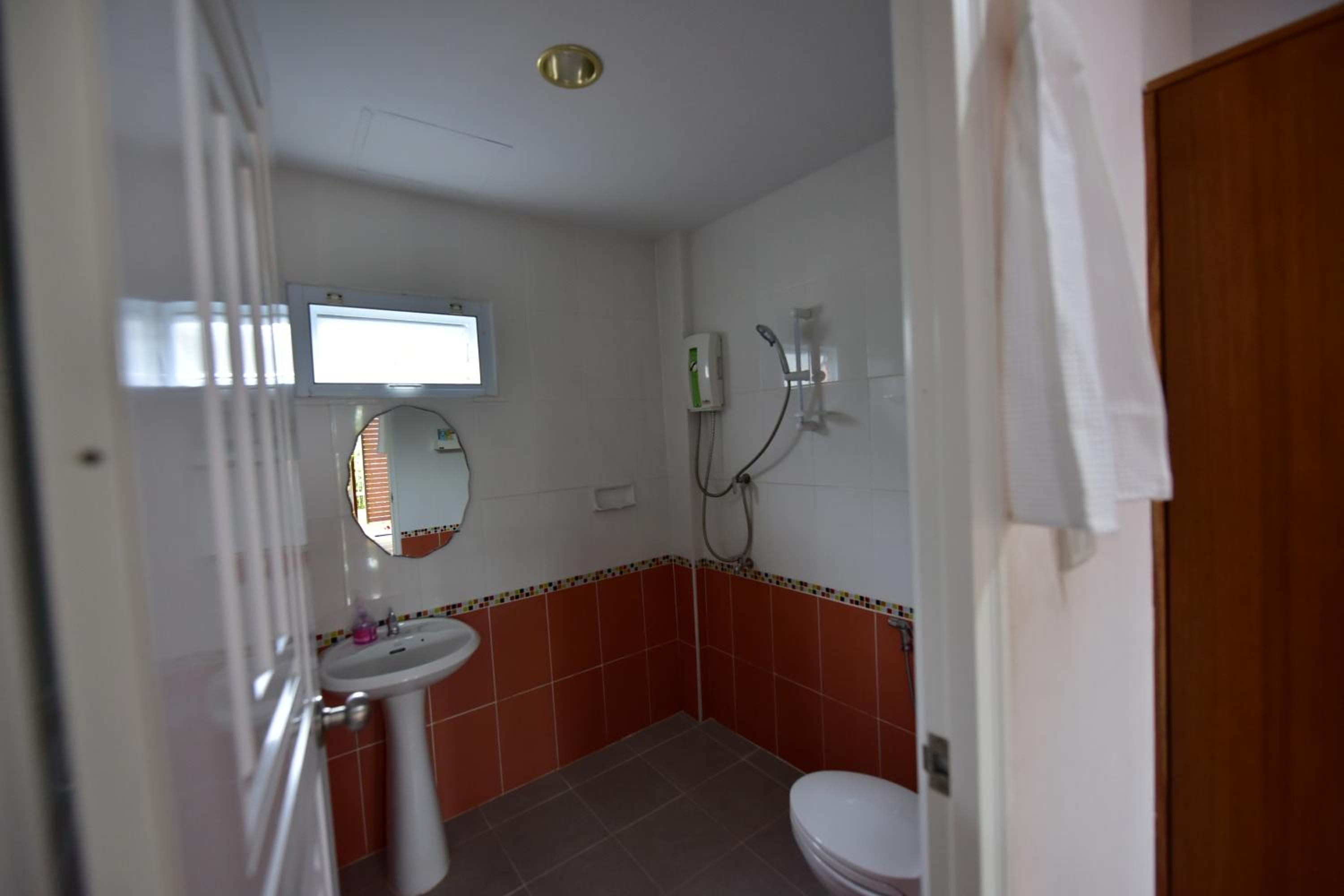 Standard Double Room - Photo 6