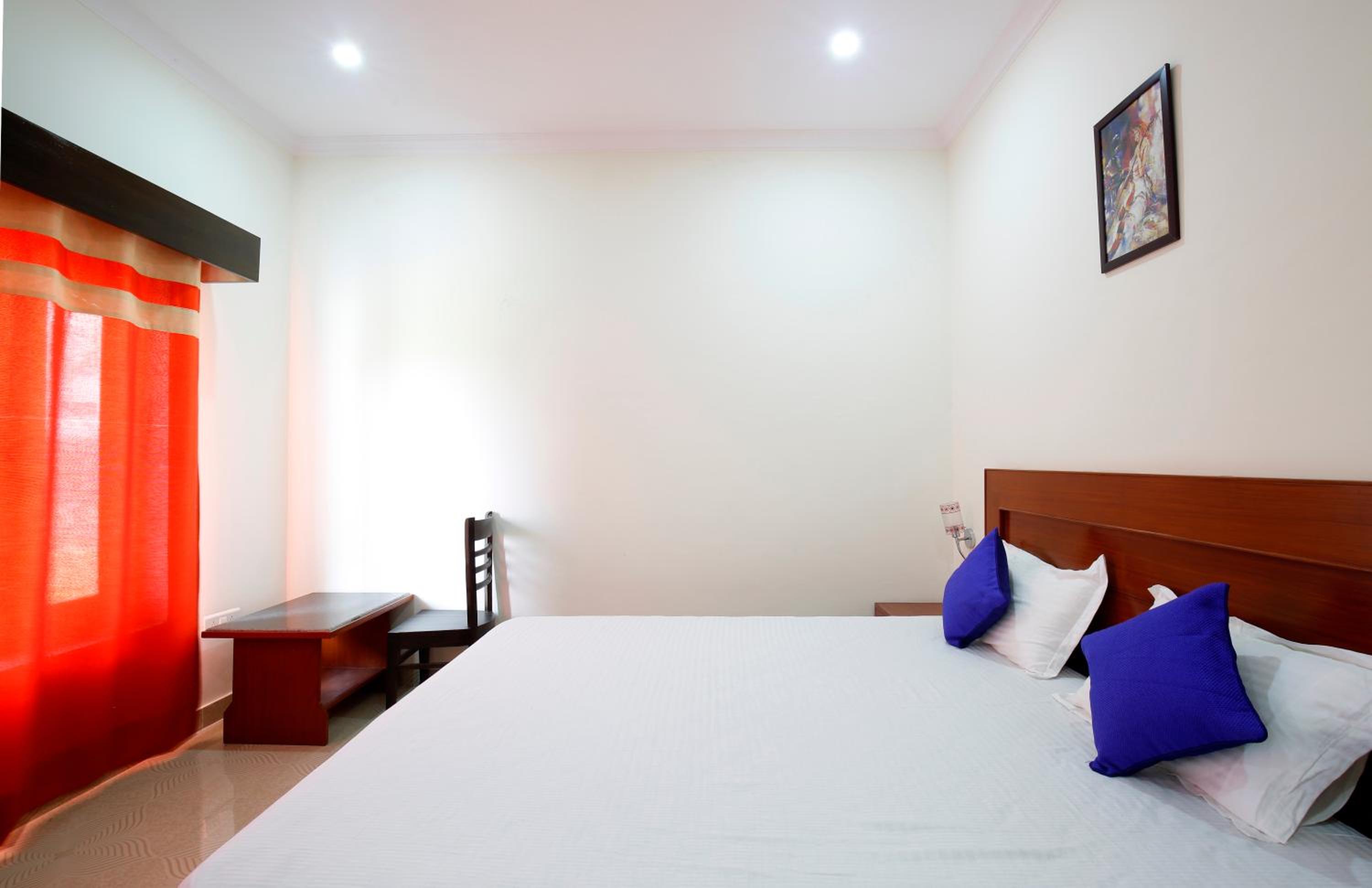 Standard King Room - Photo 1