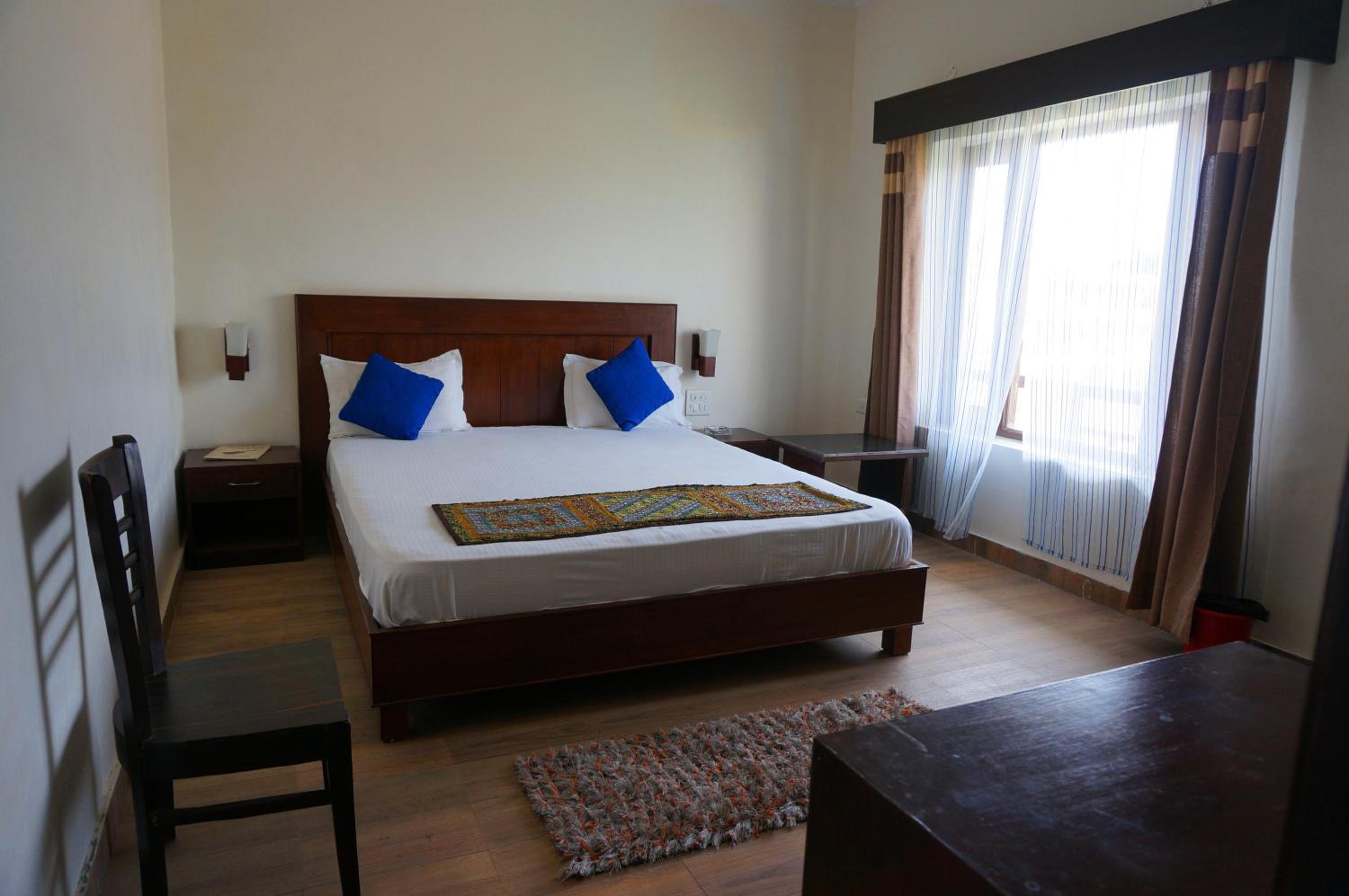 Standard King Room - Photo 3