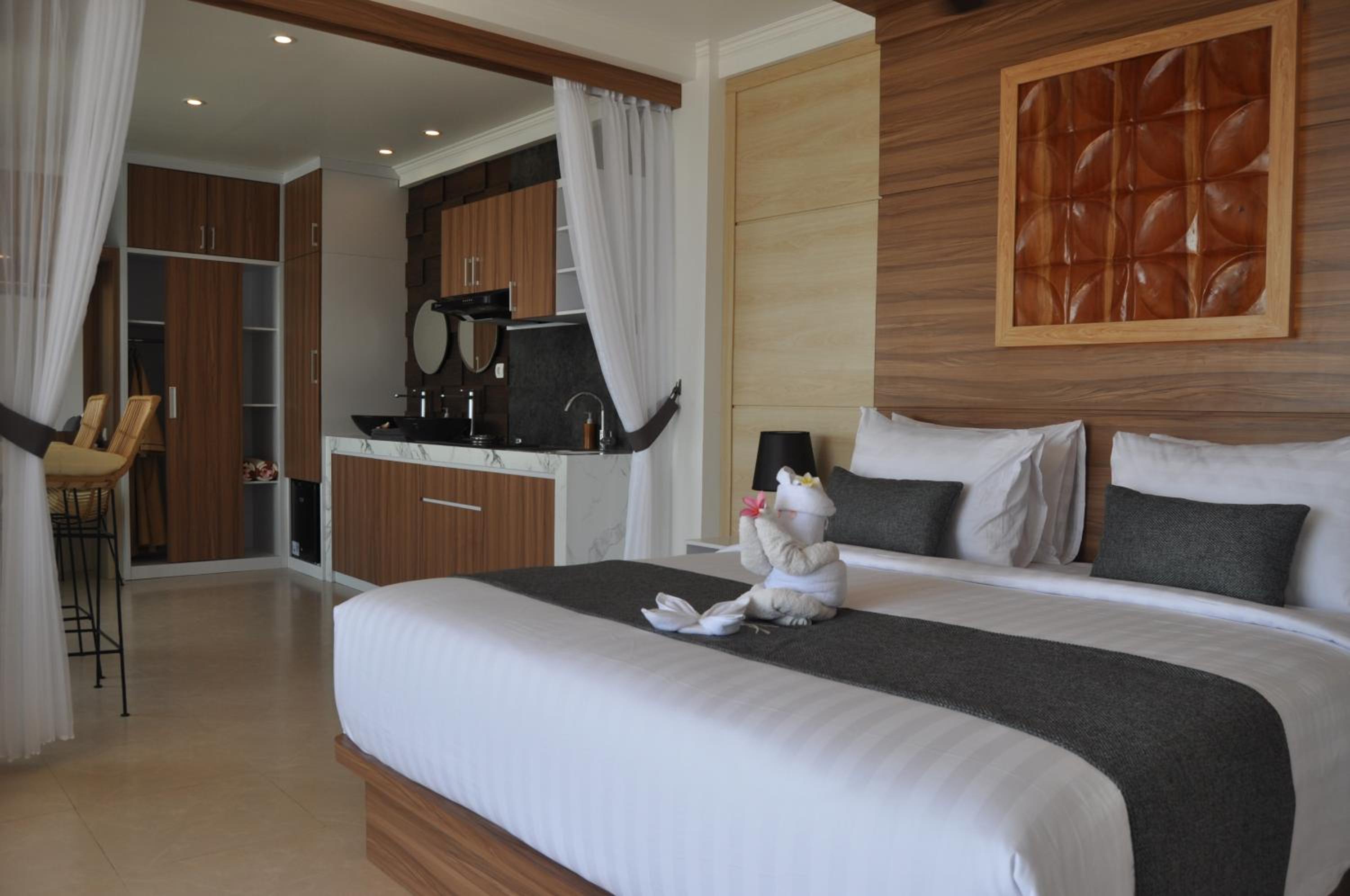One-Bedroom Suite - Photo 90