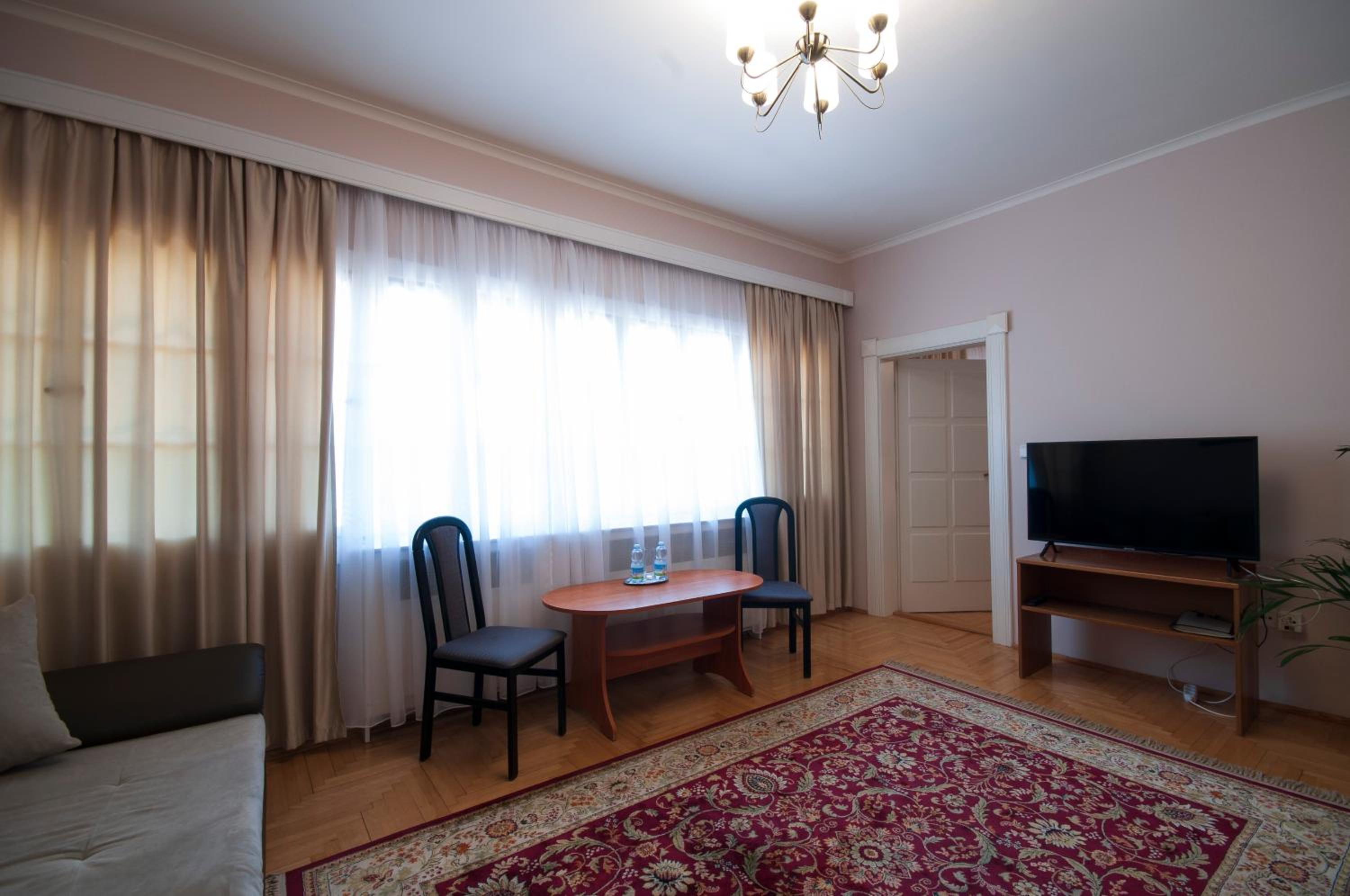 One-Bedroom Suite photo 2