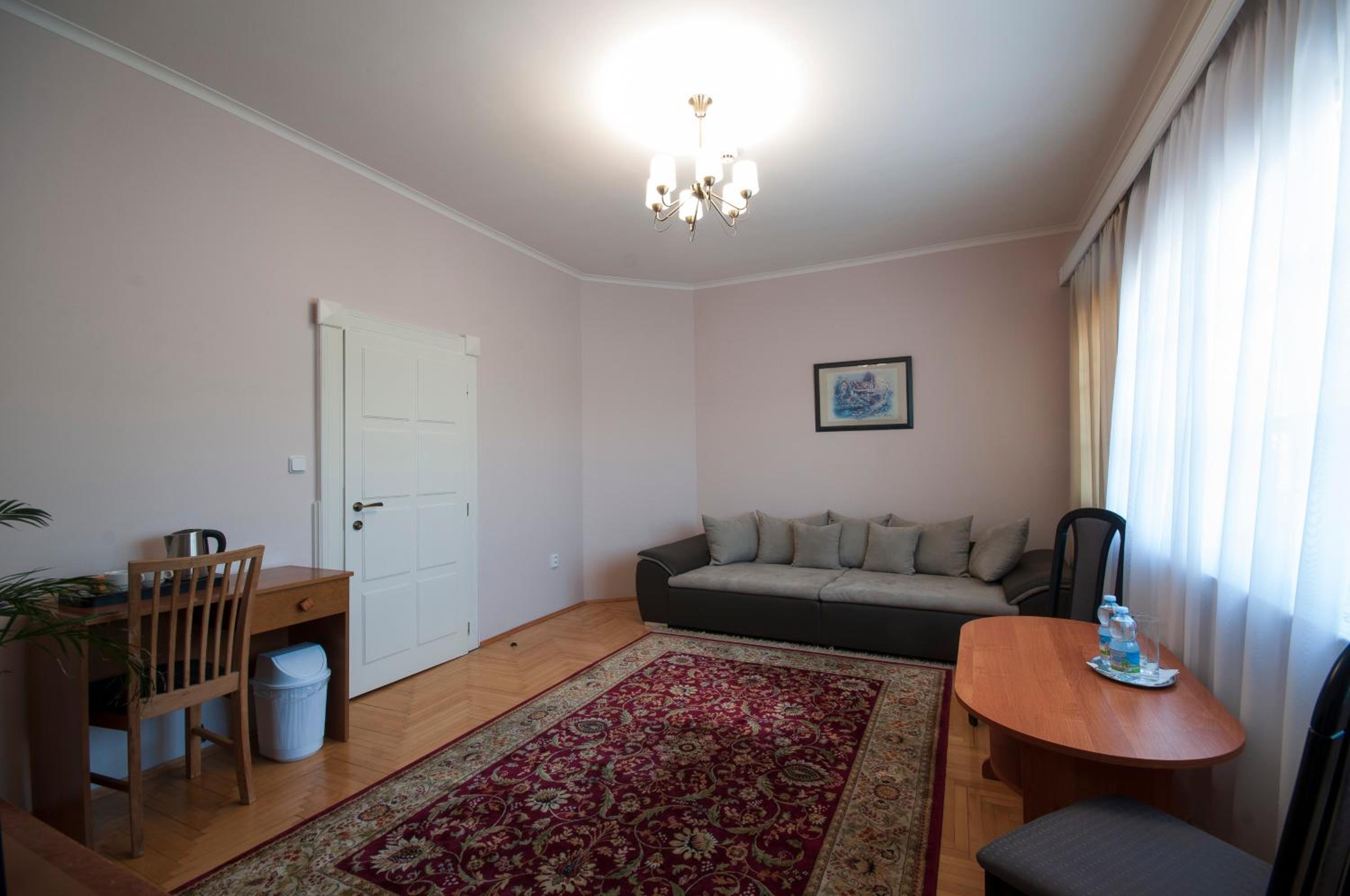 One-Bedroom Suite photo 1