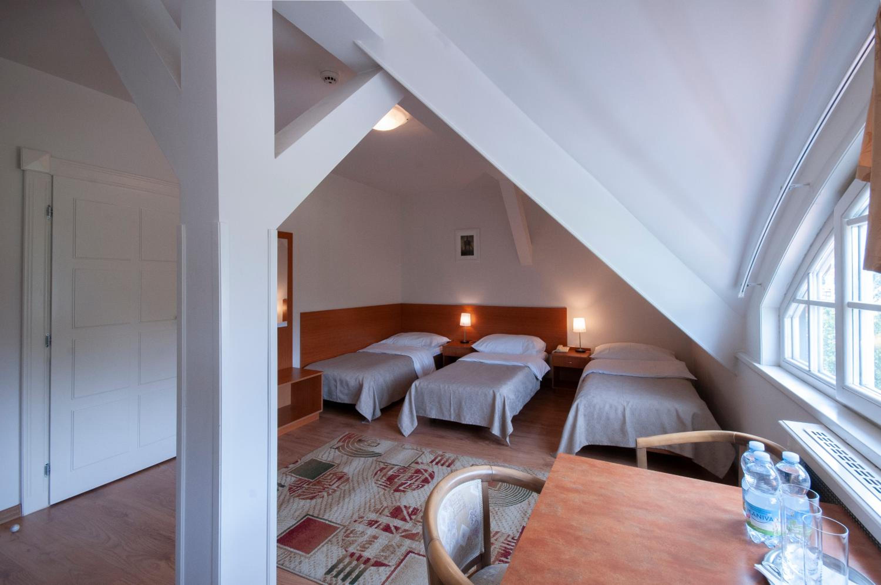 Basic Triple Room photo 2