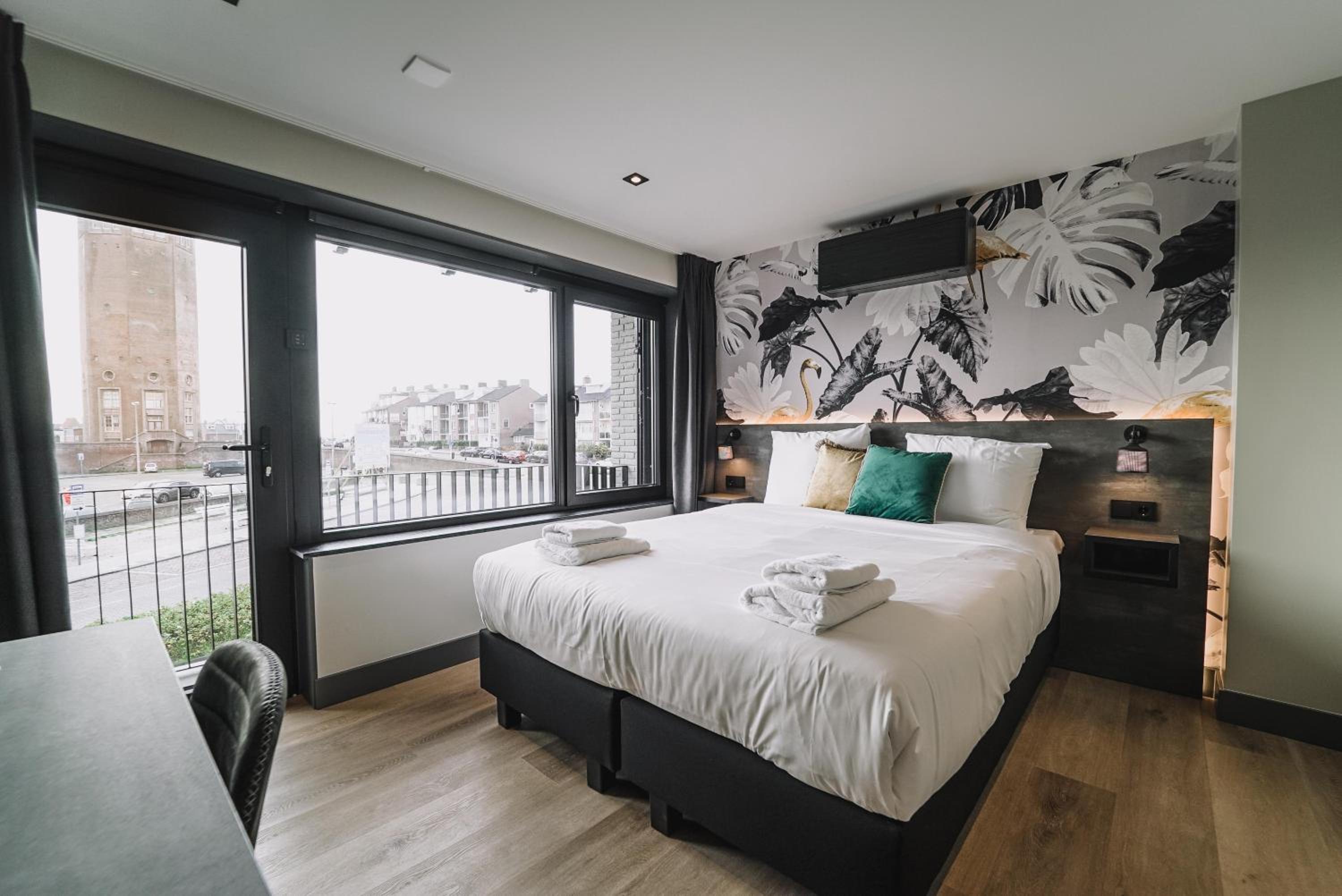 Deluxe Double Room with Balcony photo 1