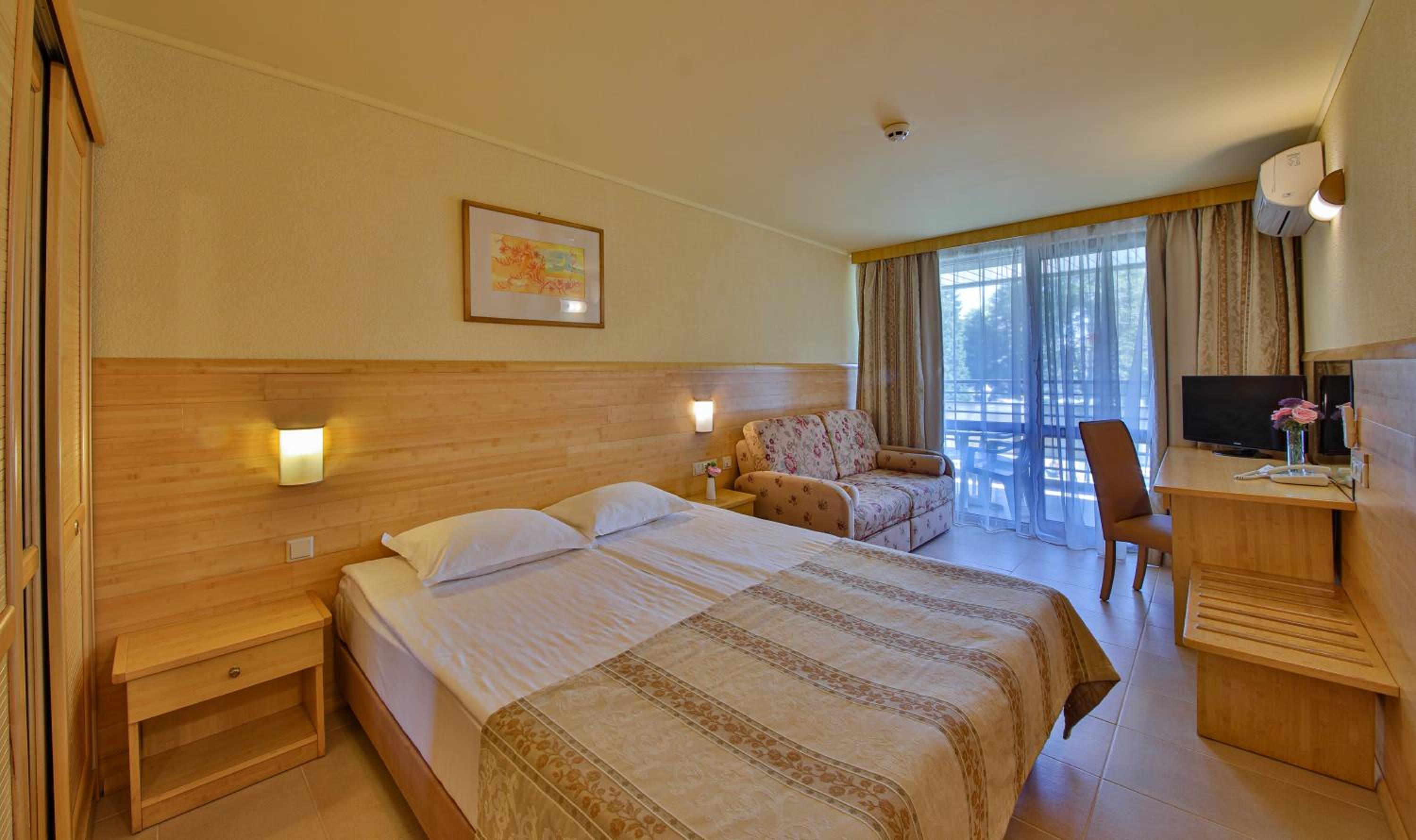 Double Room With Extra Bed photo 2