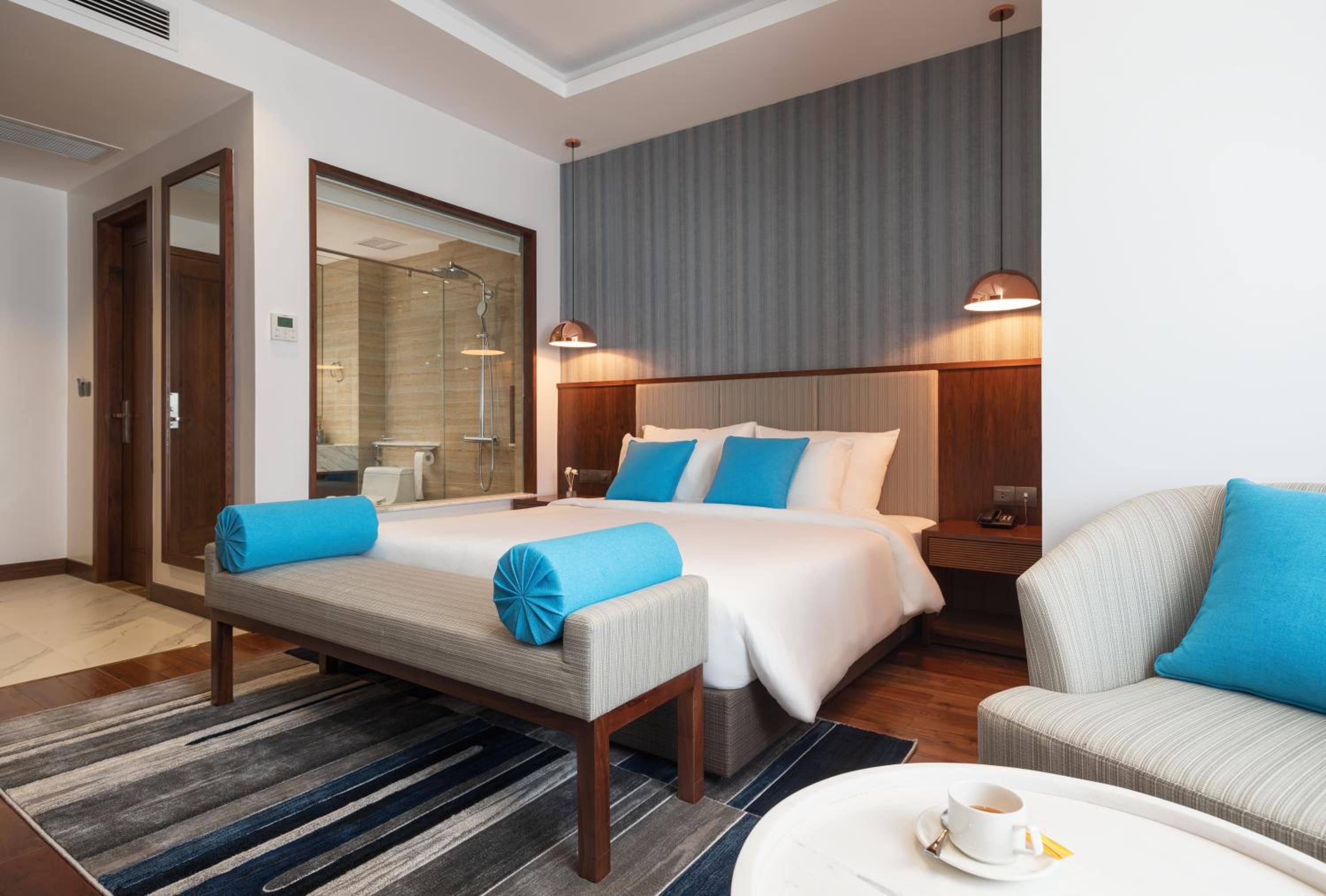 Deluxe King Room - Photo 5