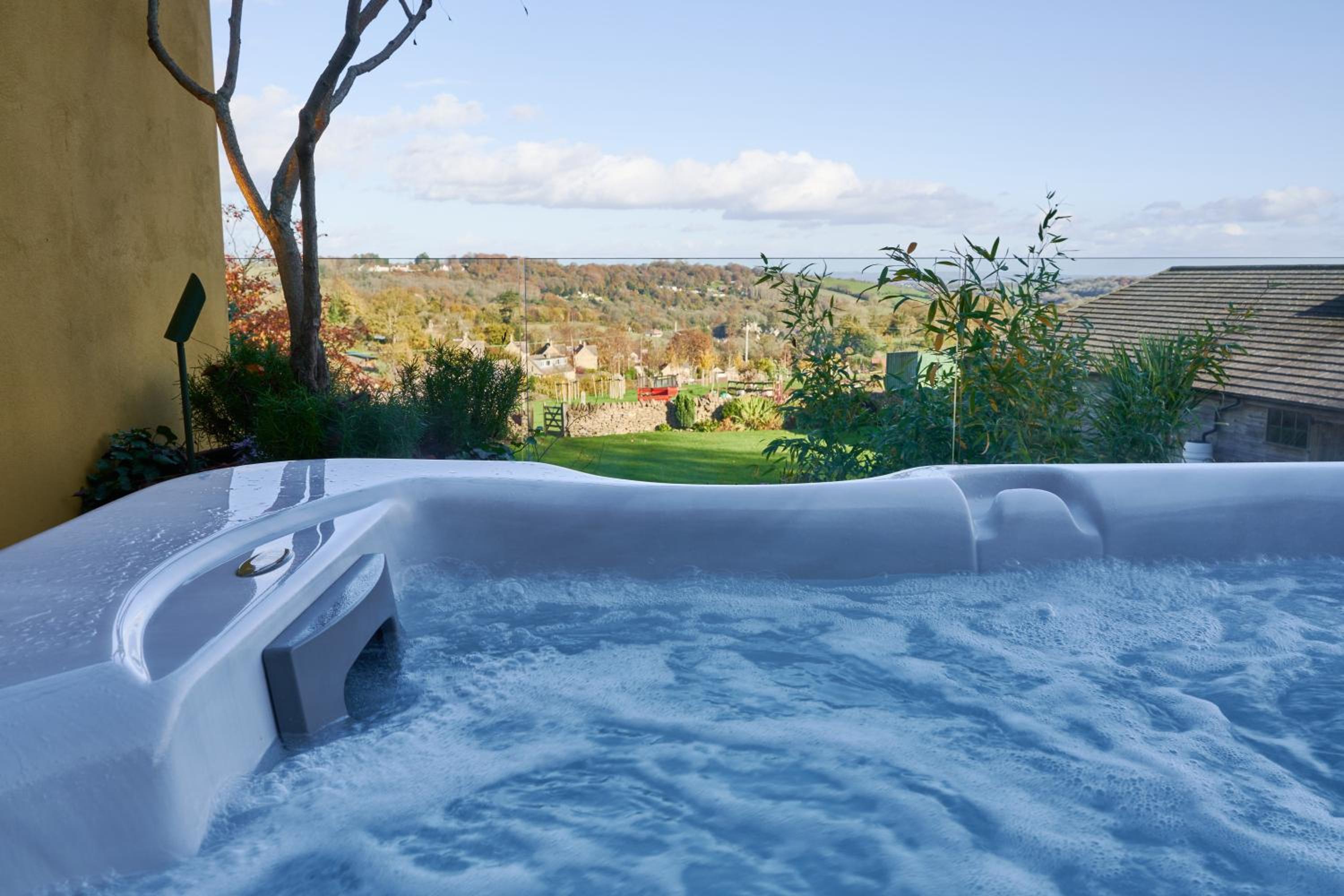 News Hot Bath Bath Tub (Non Smoking) photo 2