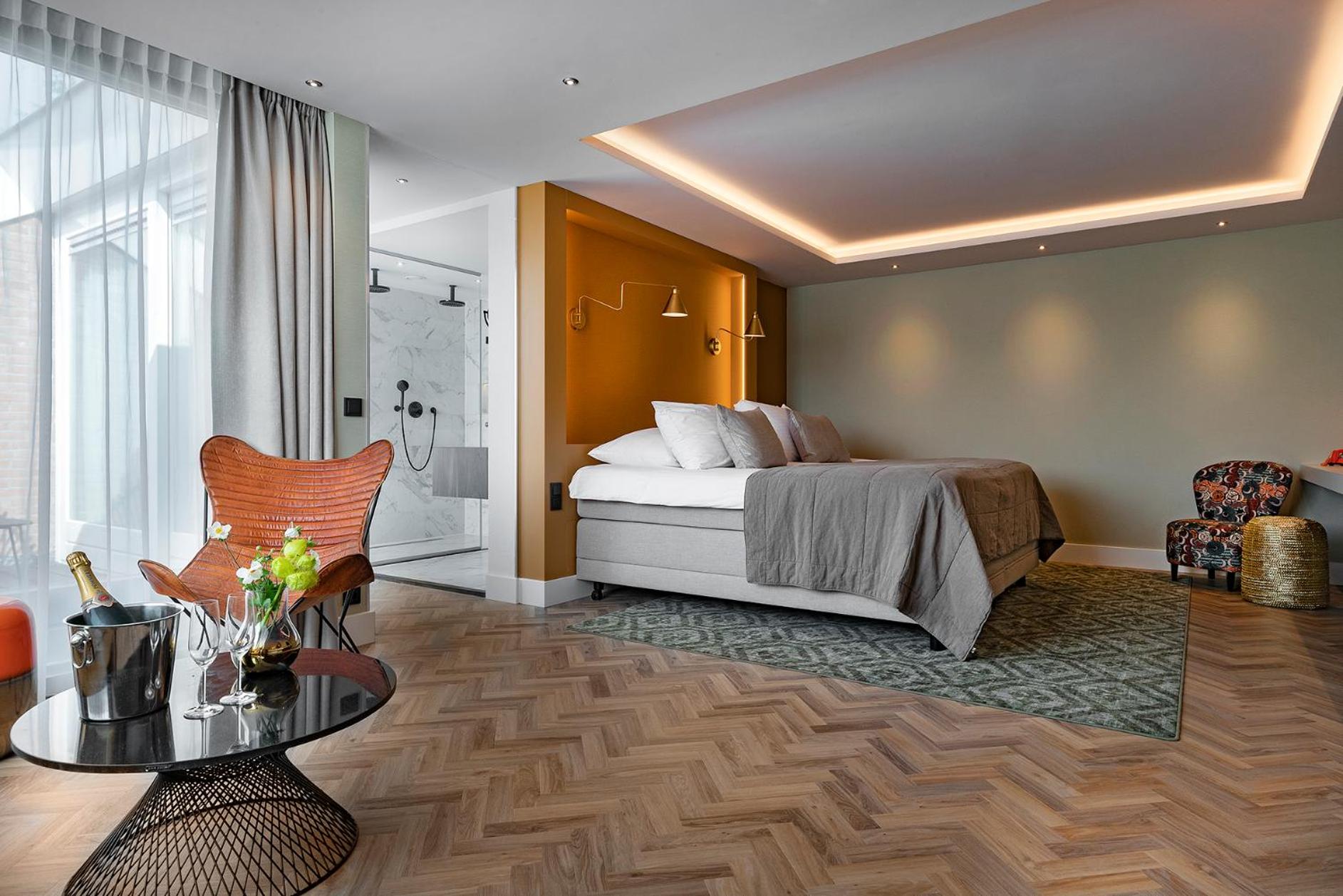 Suite with Balcony photo 1