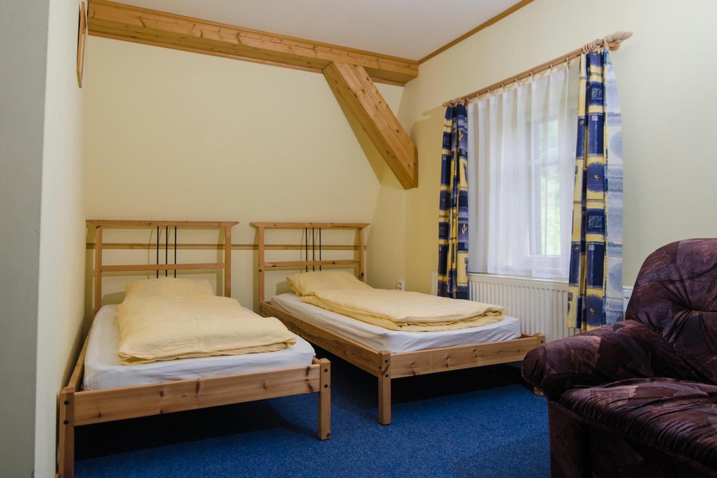 Six-Bedroom House photo 1