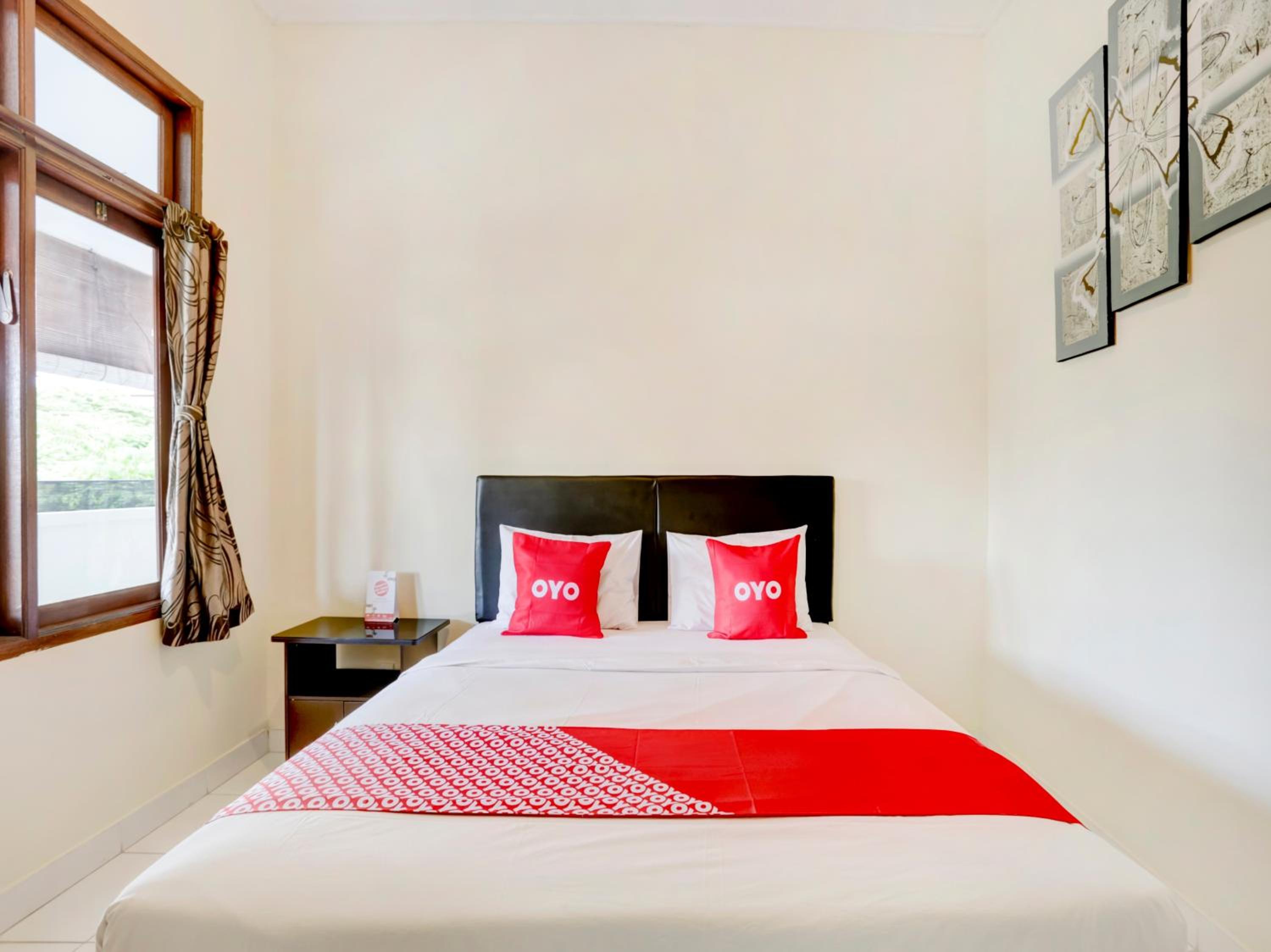 Standard Double Room - Photo 13