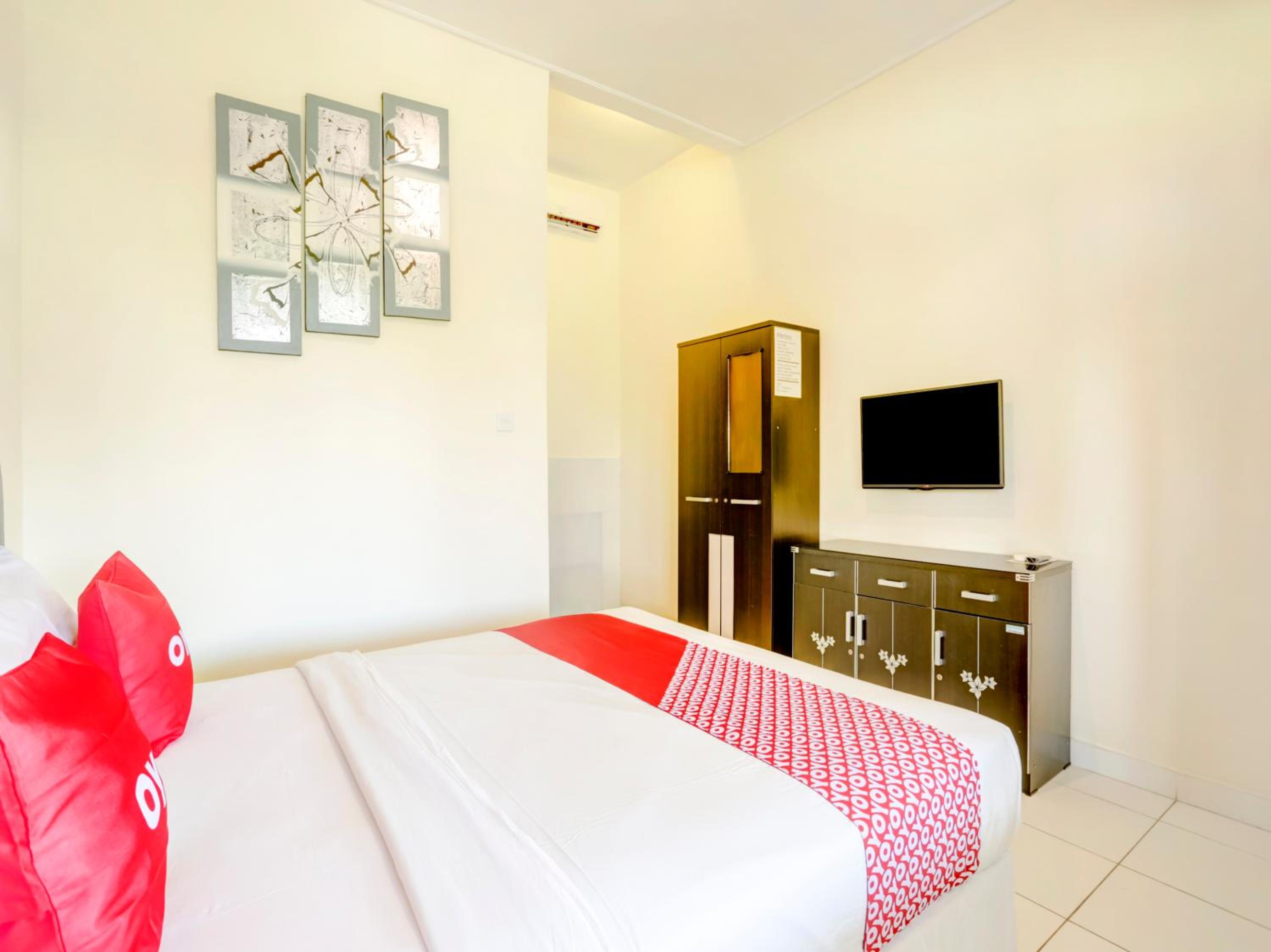 Standard Double Room - Photo 12