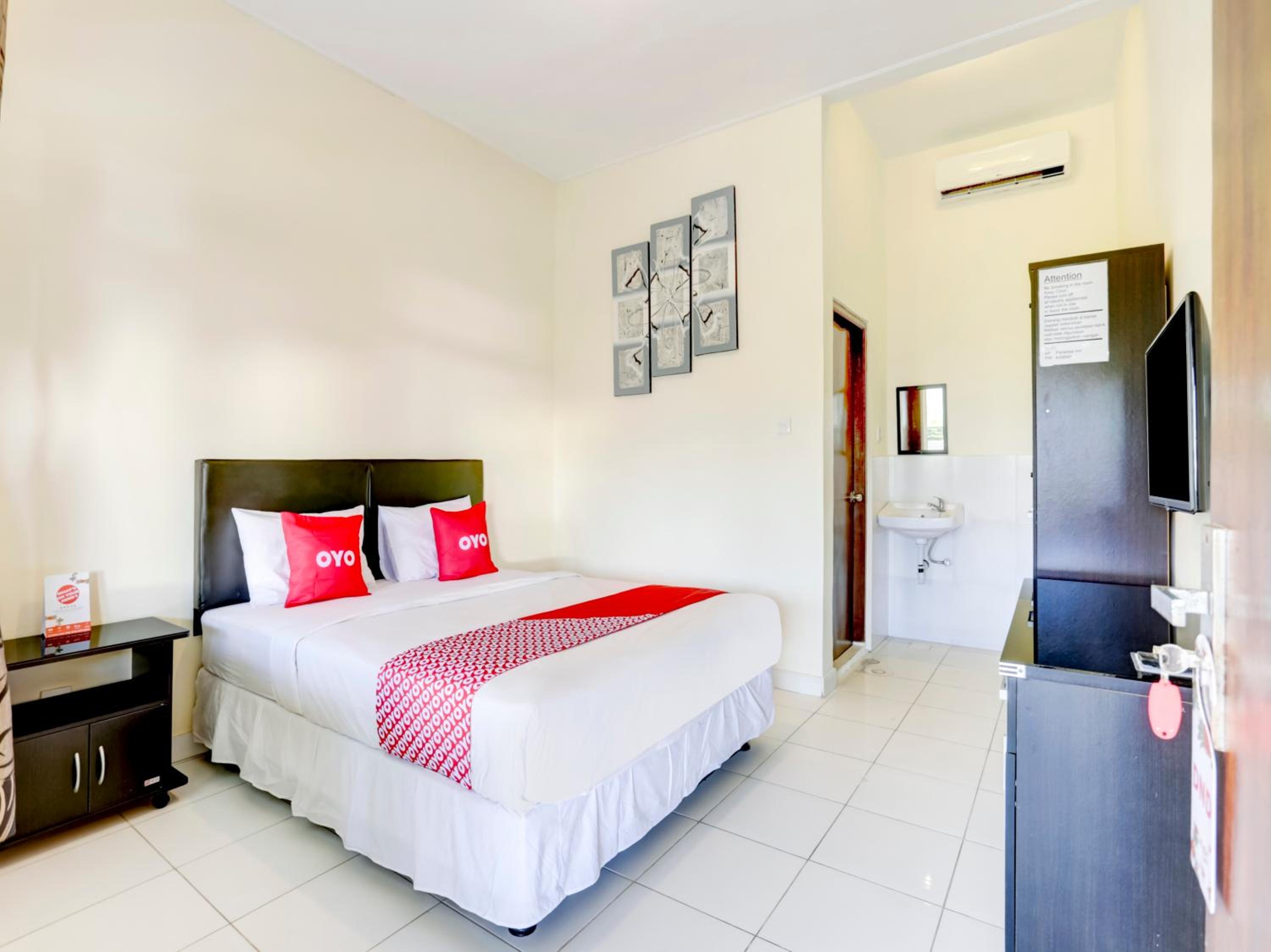 Standard Double Room - Photo 9