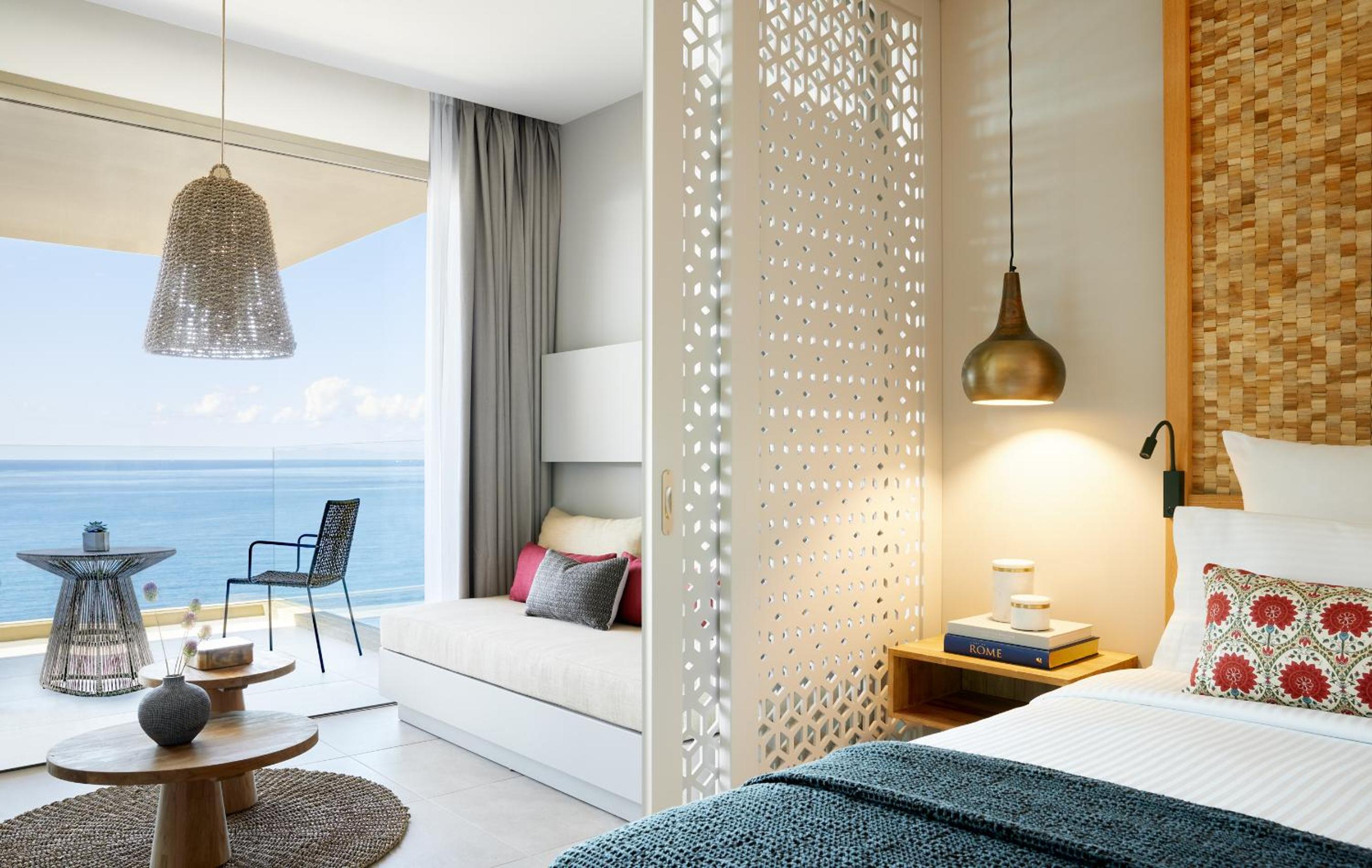 Family Room Sea View (2 adults & 2 Children) - Photo 2