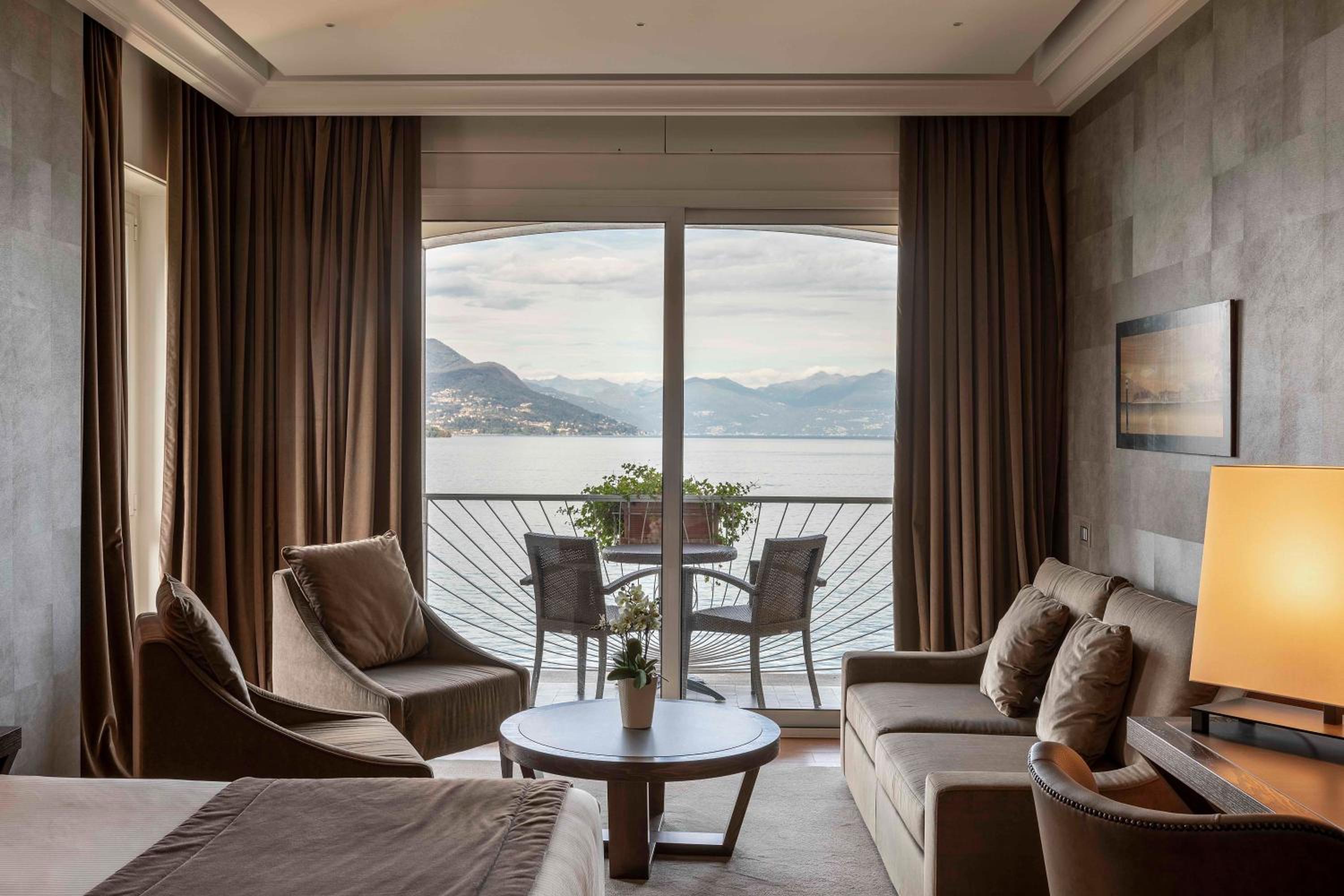 Junior Suite with Lake View - Photo 9