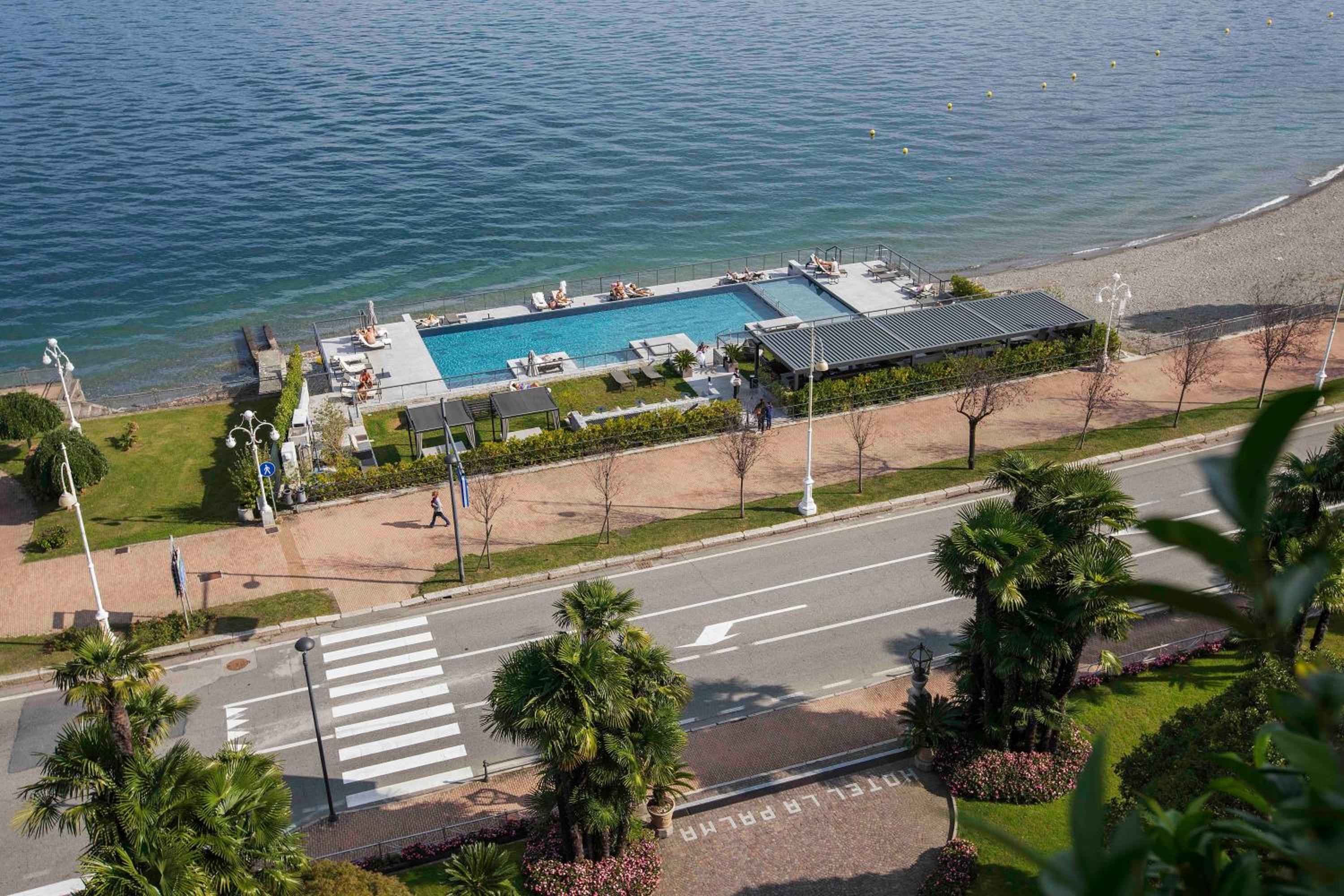 Deluxe Double or Twin Room with Lake View - Photo 8