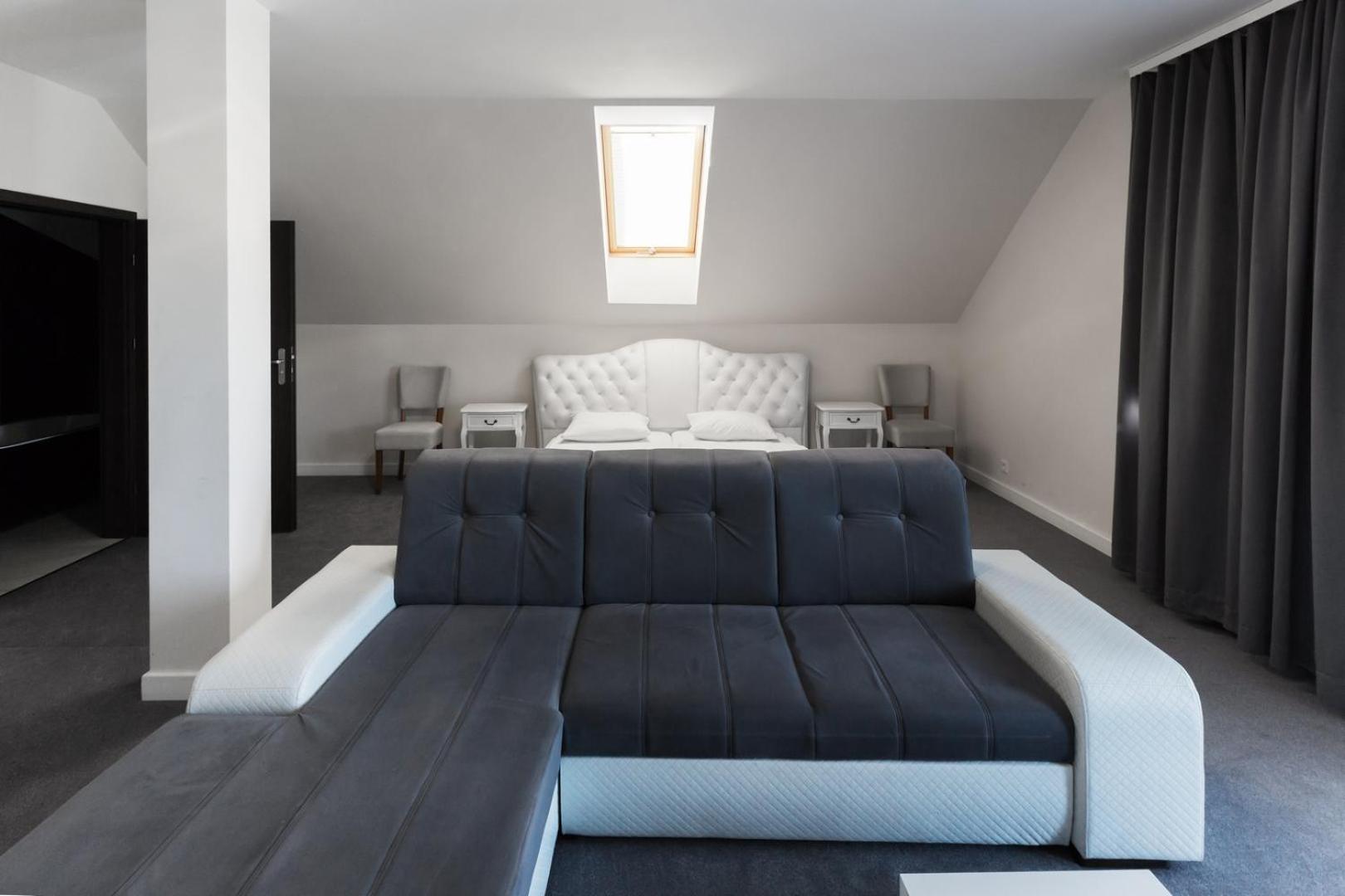 Apartment with Terrace - Photo 5