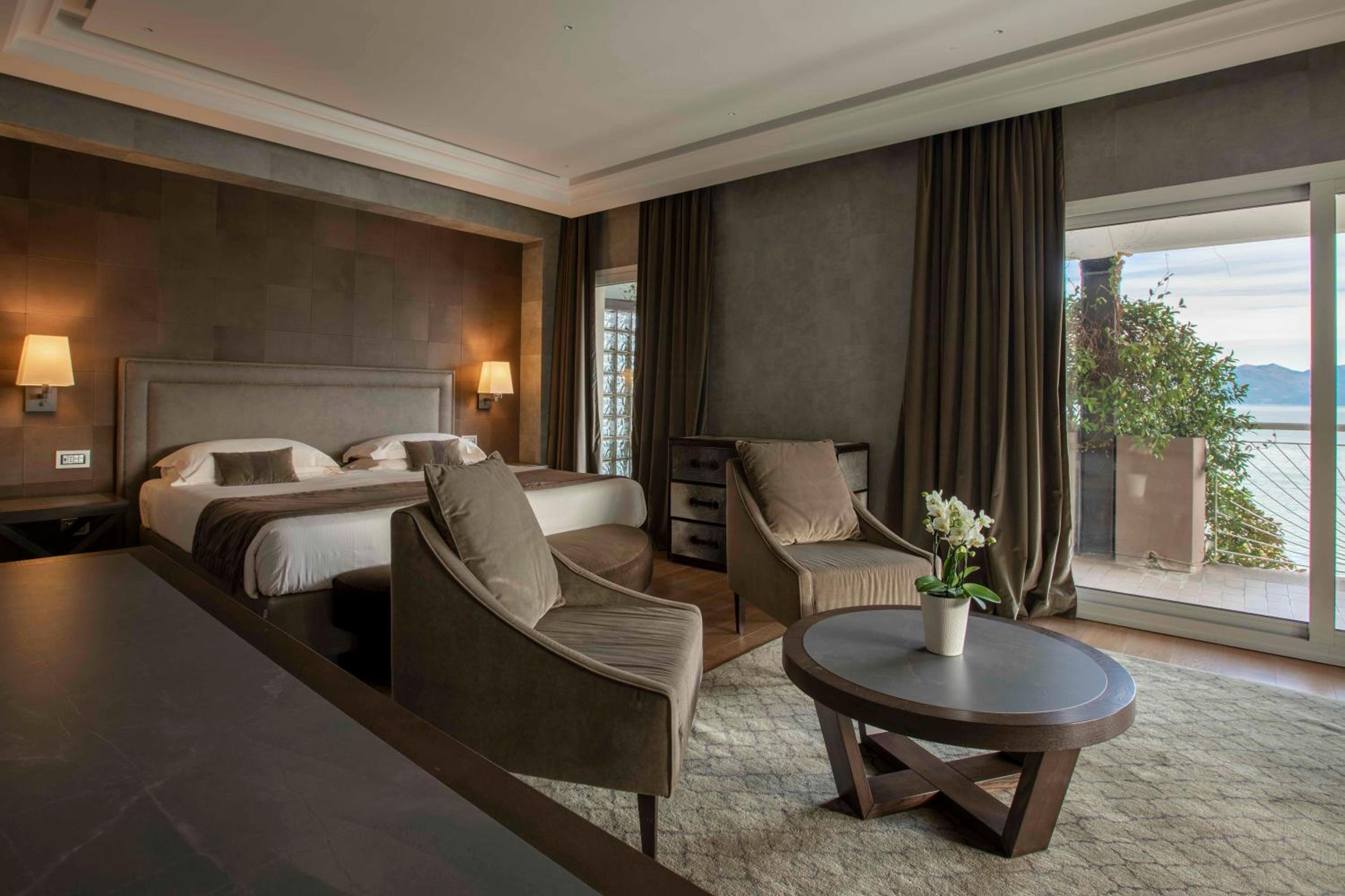 Suite with Lake View photo 3