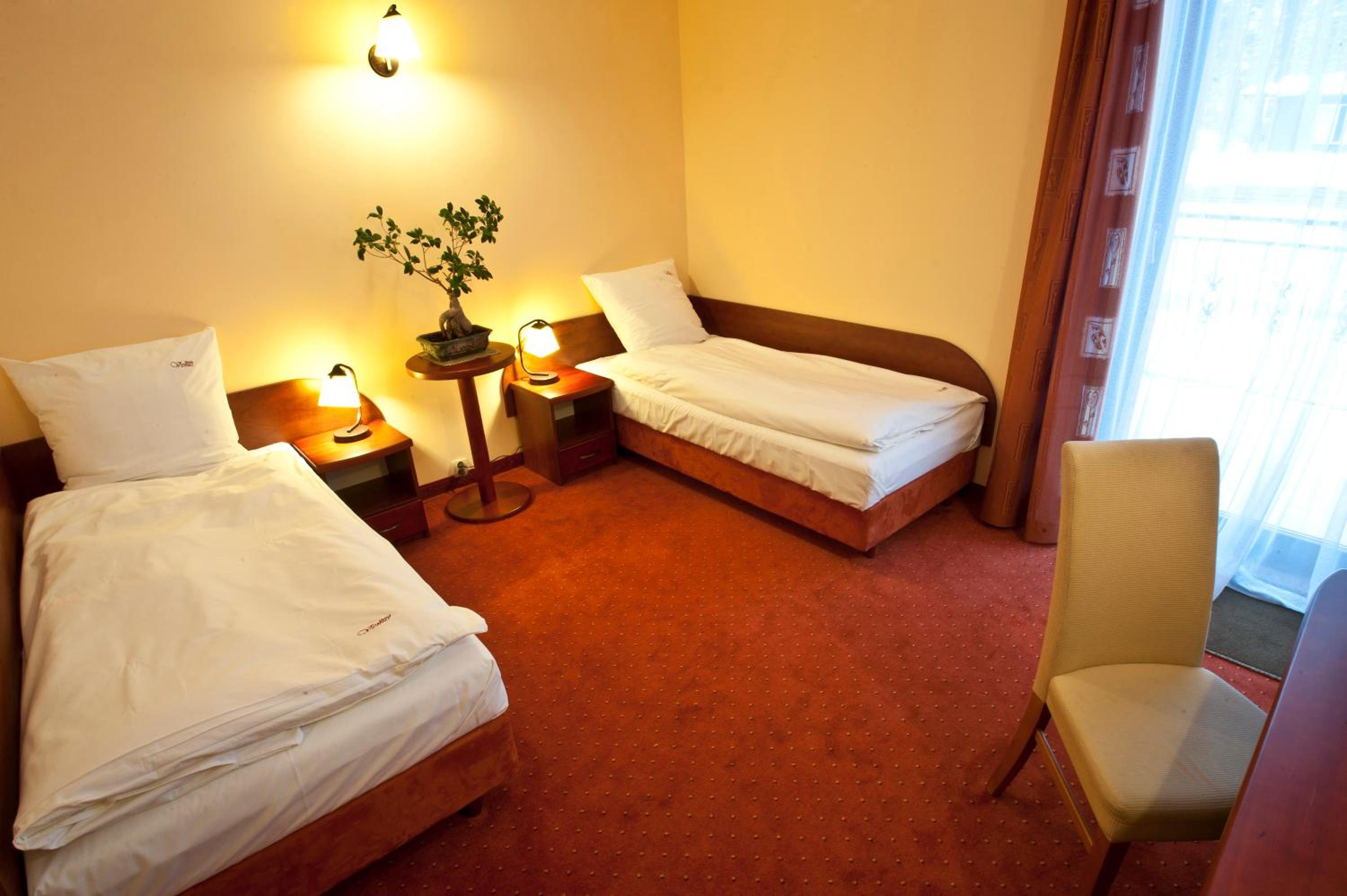 Twin Room - Photo 1