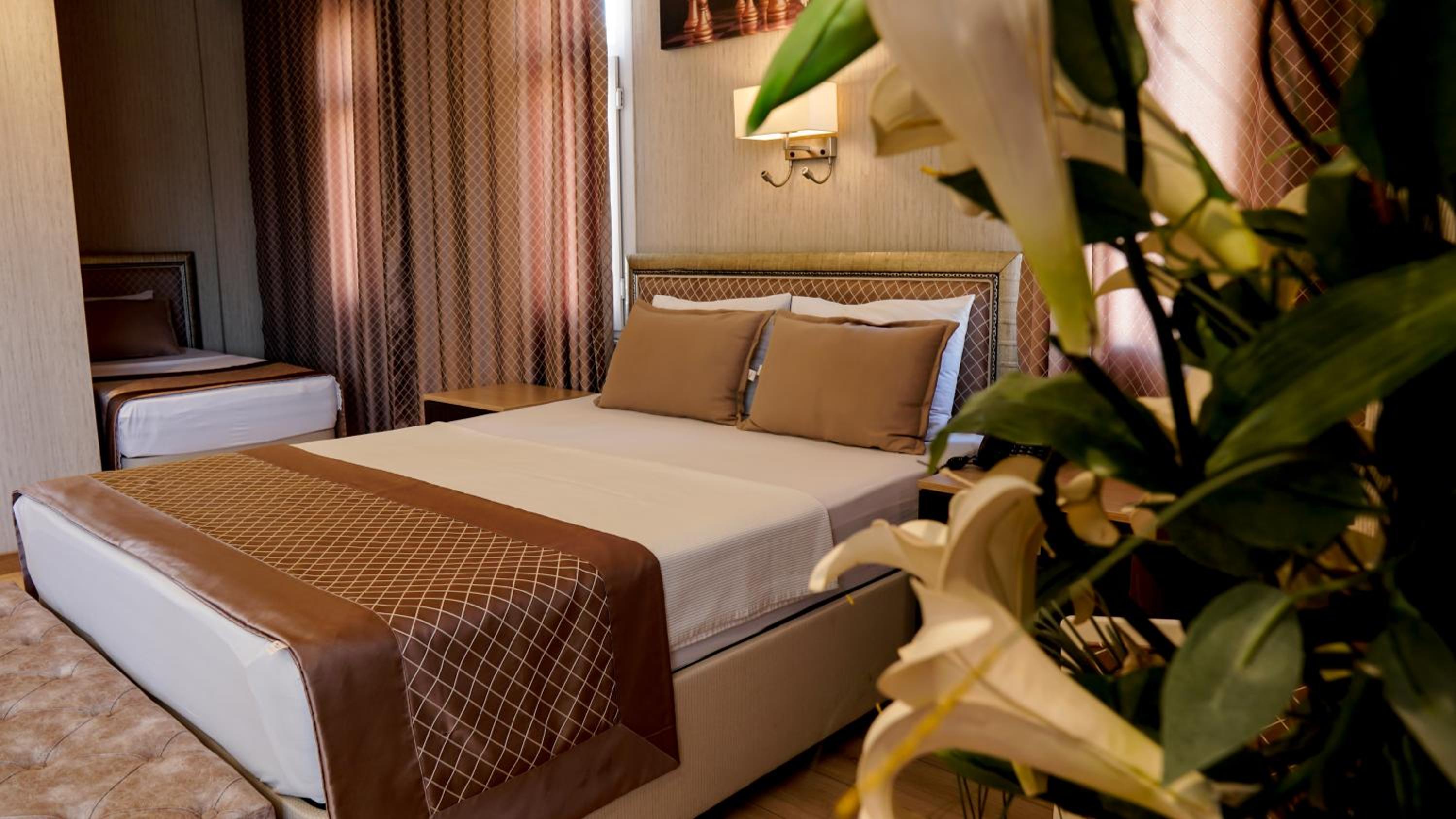 Standard Double or Twin Room photo 3
