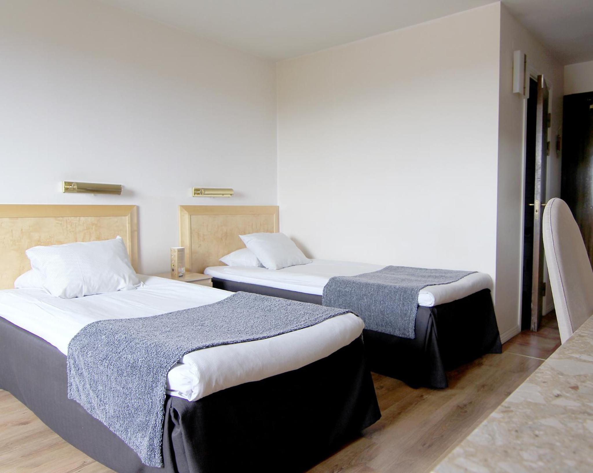 Twin Room - Pet Friendly - Photo 7