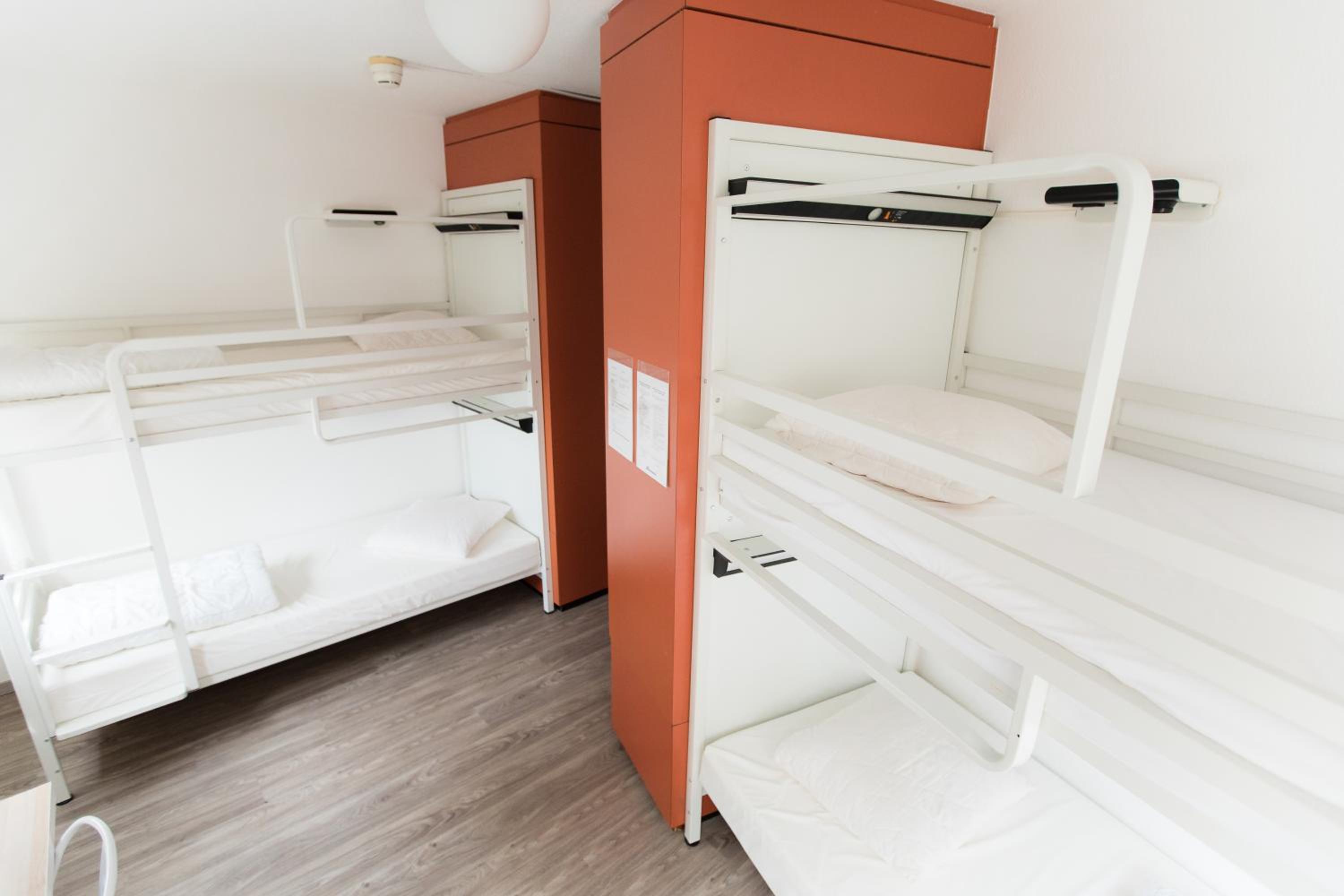 Bed in 4-Bed Mixed Dormitory Room photo 1