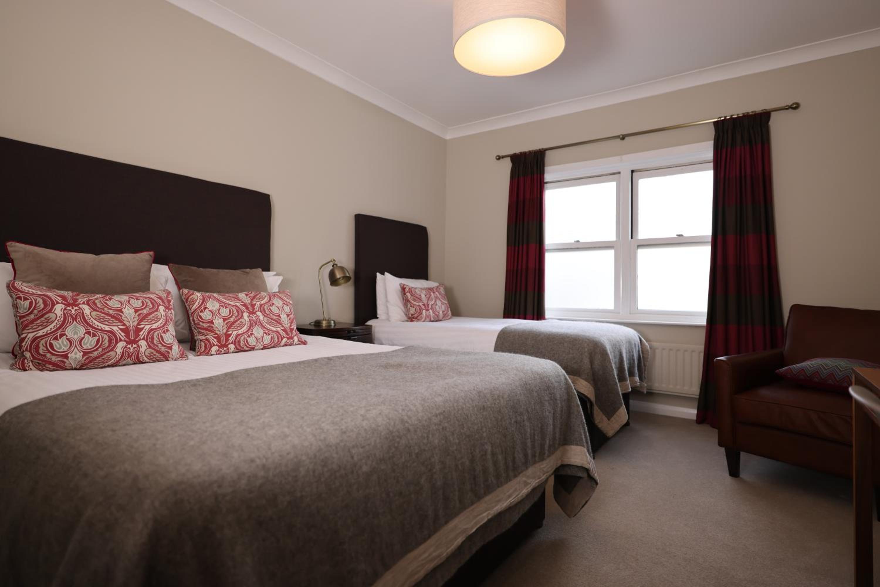 Deluxe Double or Twin Room photo 2