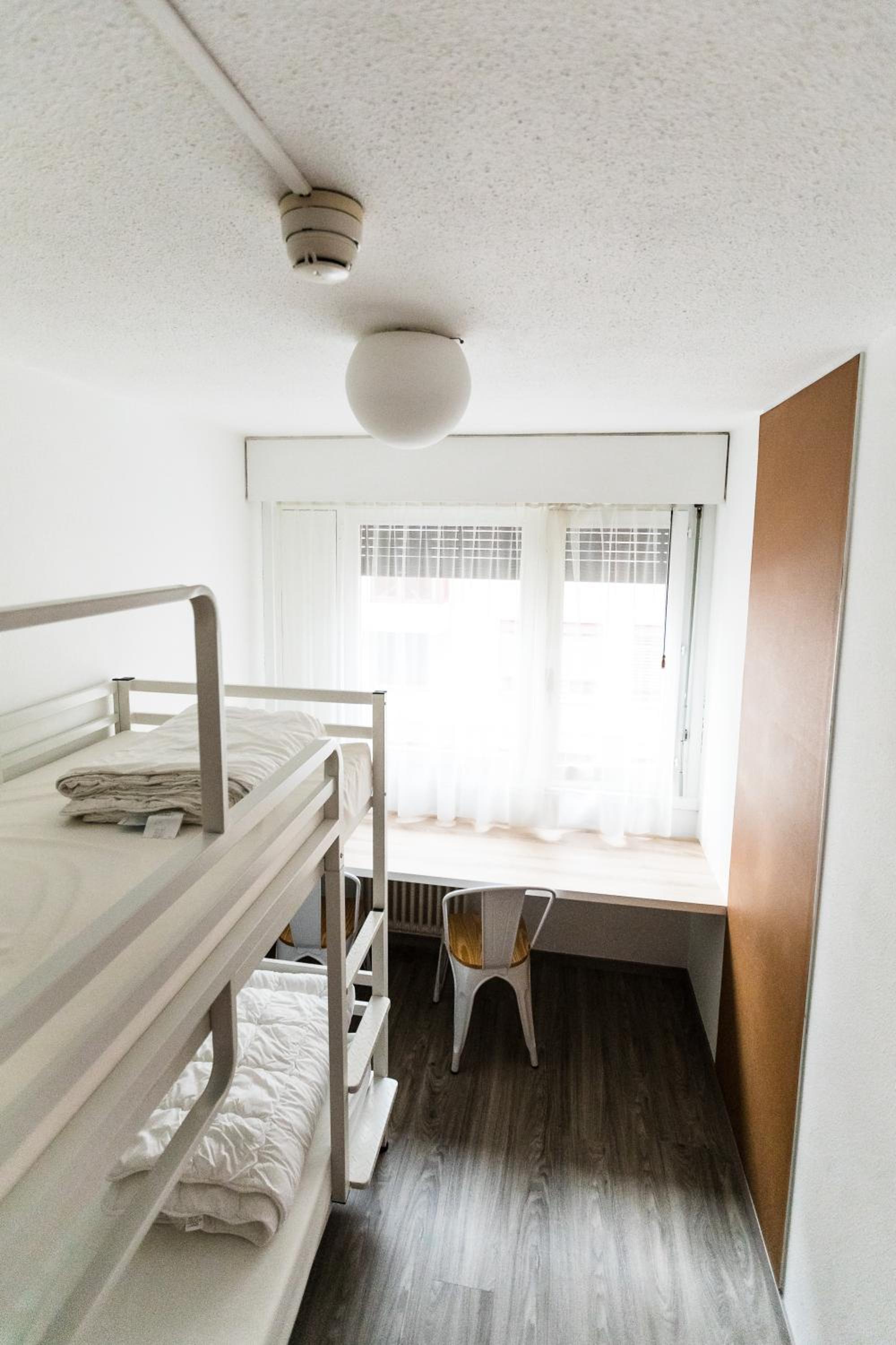 Twin Room with Shared Bathroom photo 3