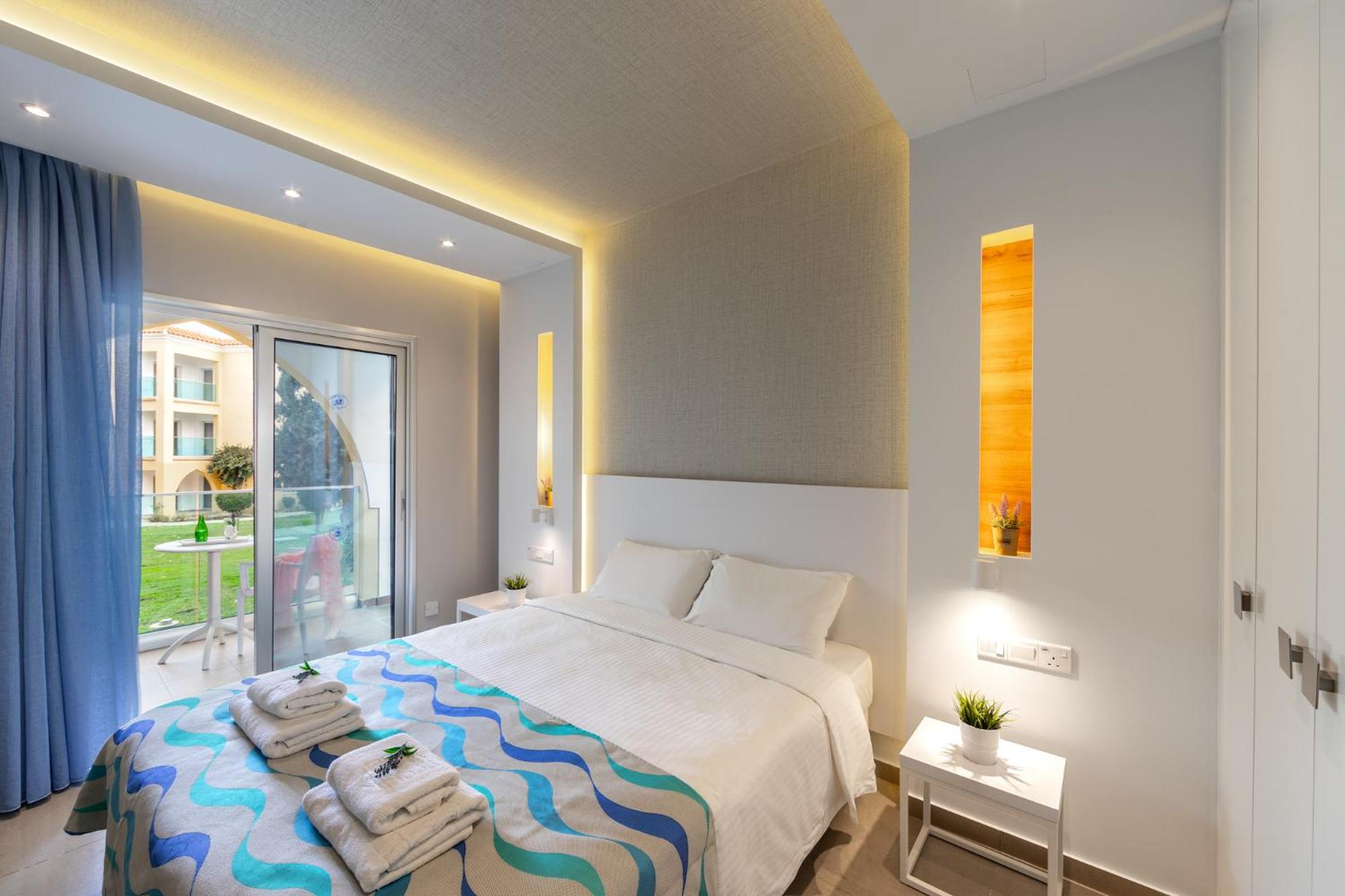 One-Bedroom Suite with Garden View - Photo 1