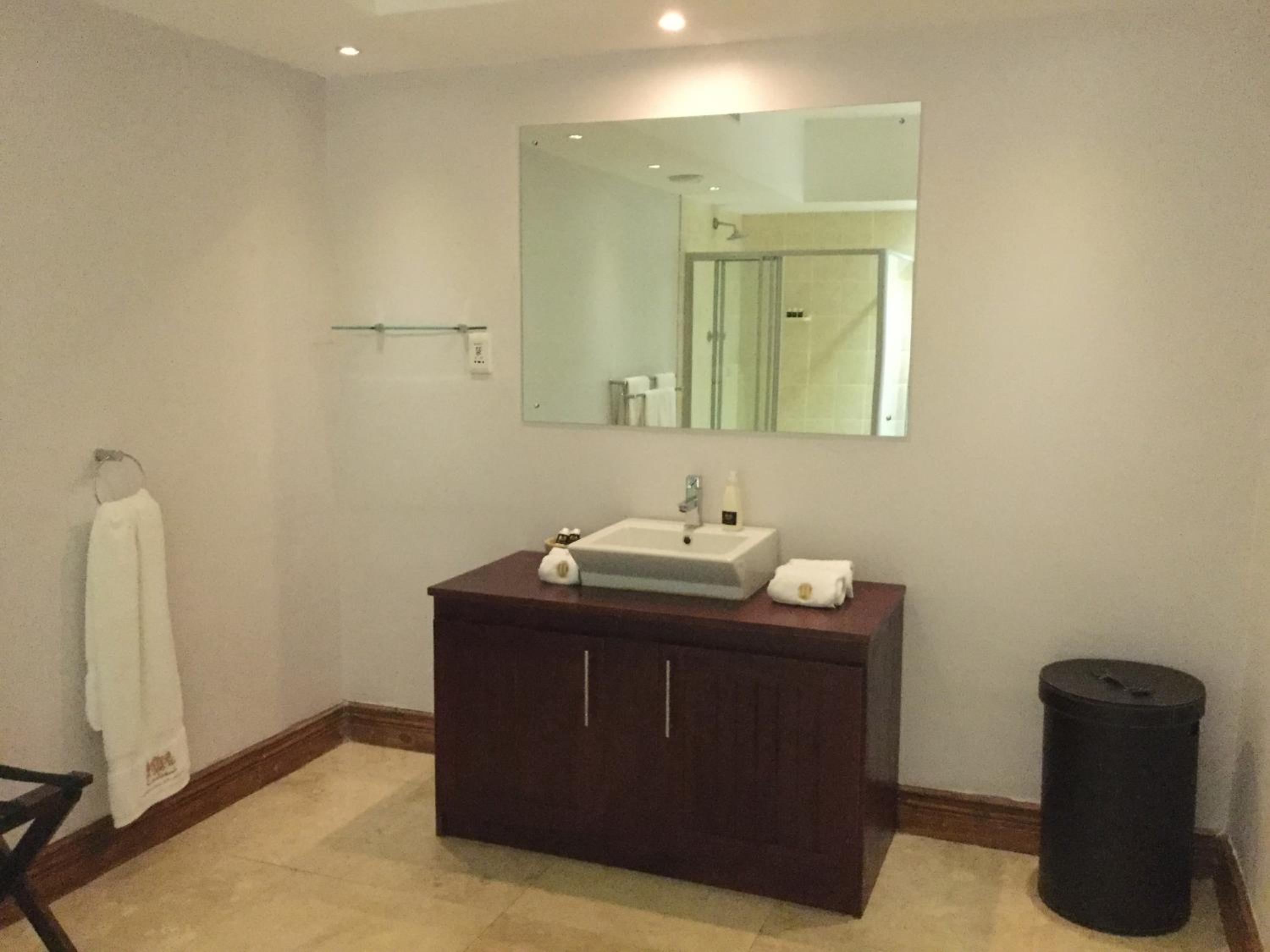 Large Double Or Twin Room photo 2