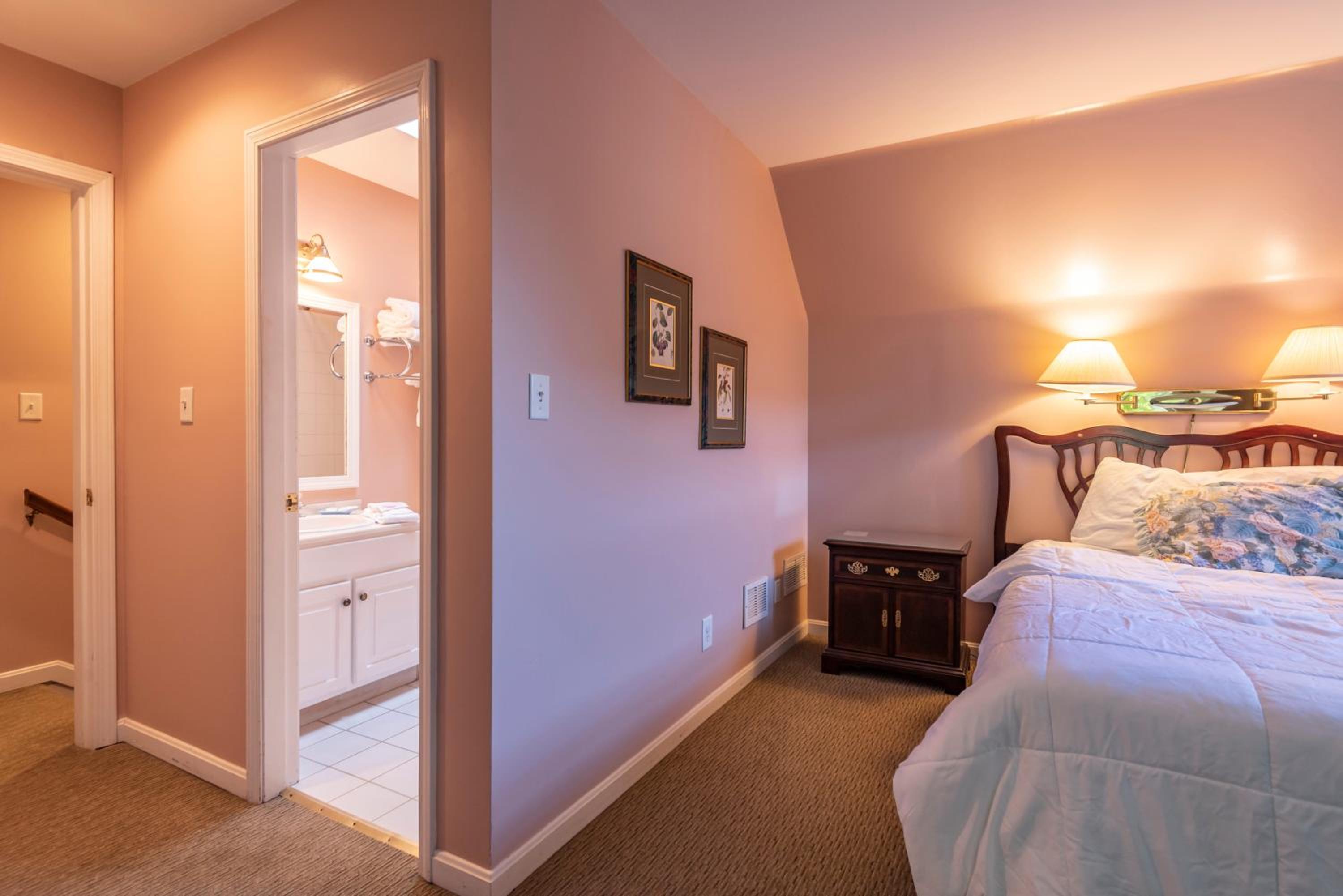 One-Bedroom Suite - Photo 10