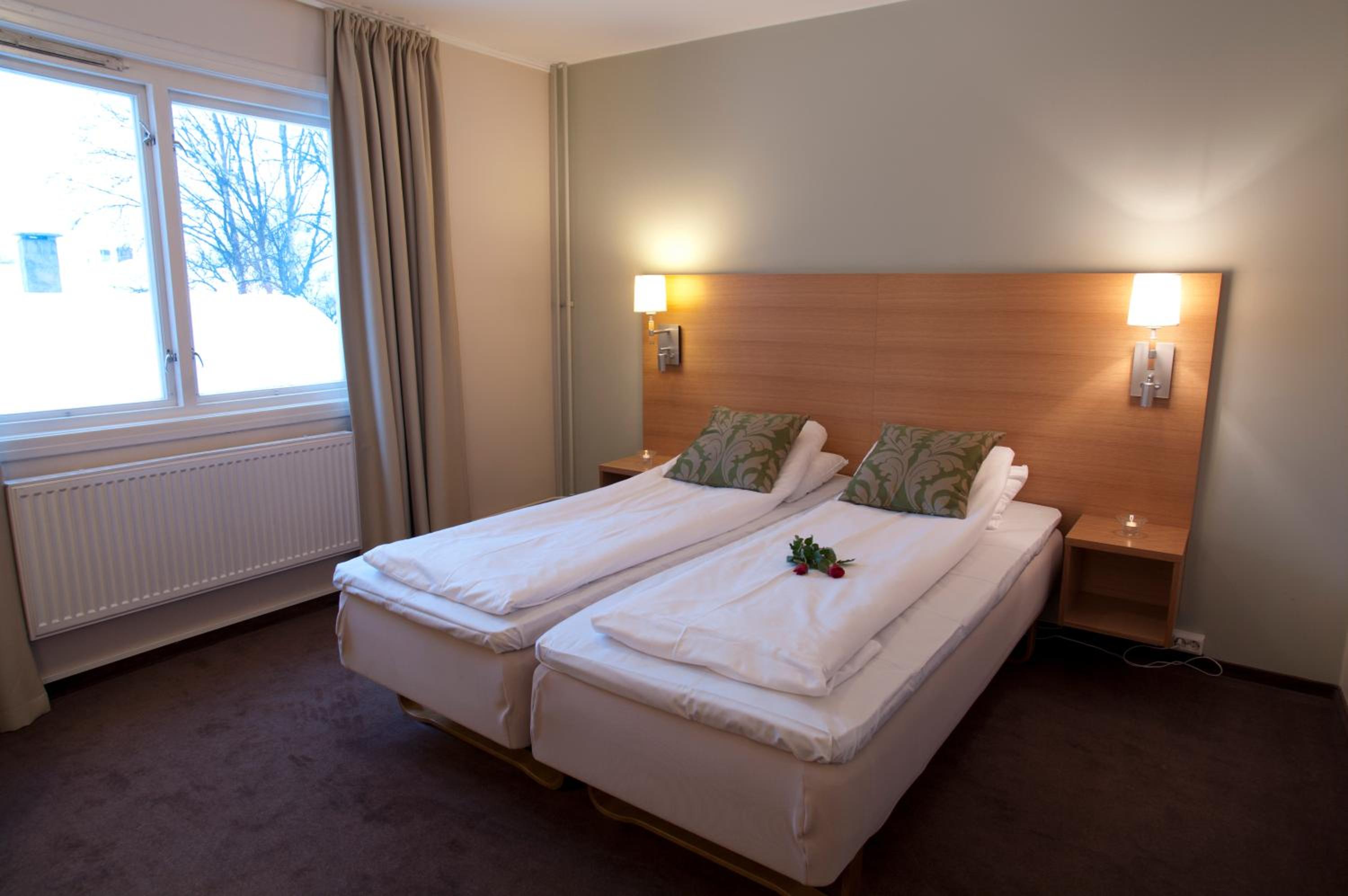 Standard Twin Room - Photo 3
