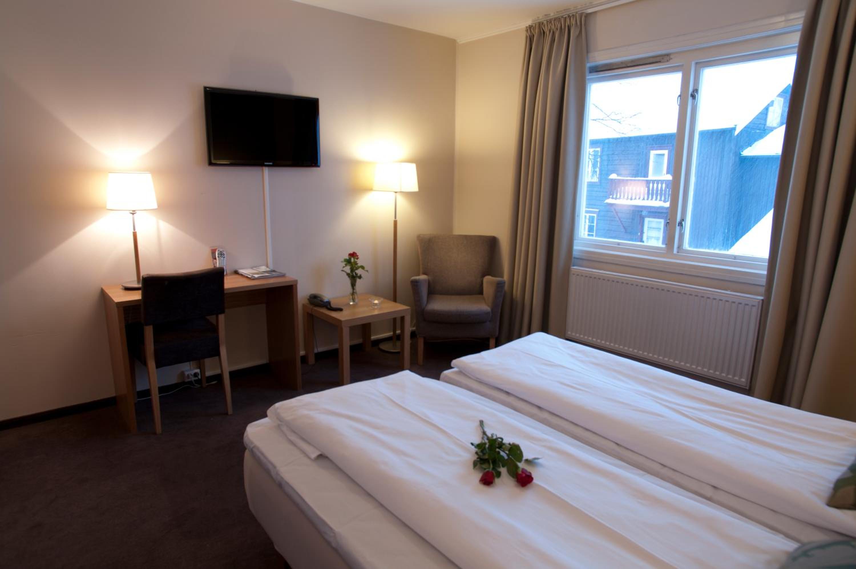 Standard Twin Room - Photo 4