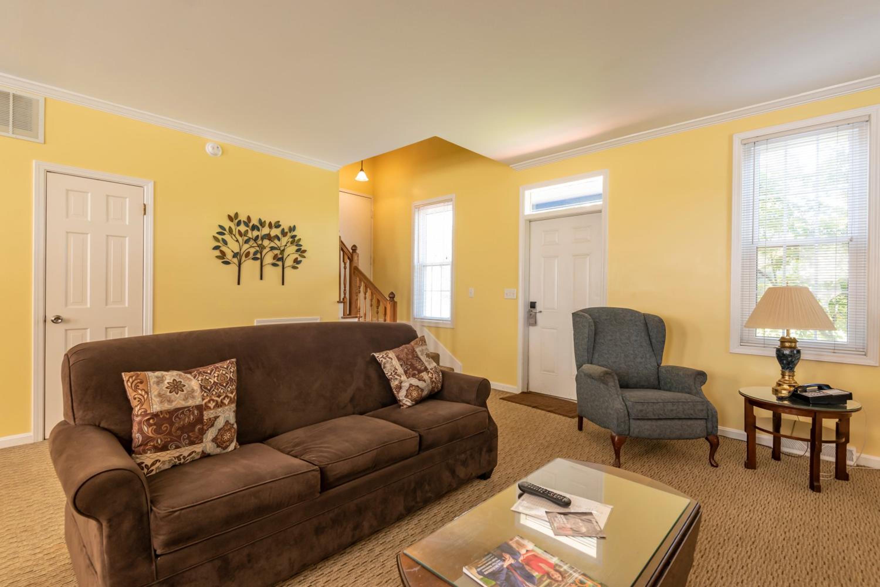 Standard Suite - Photo 1