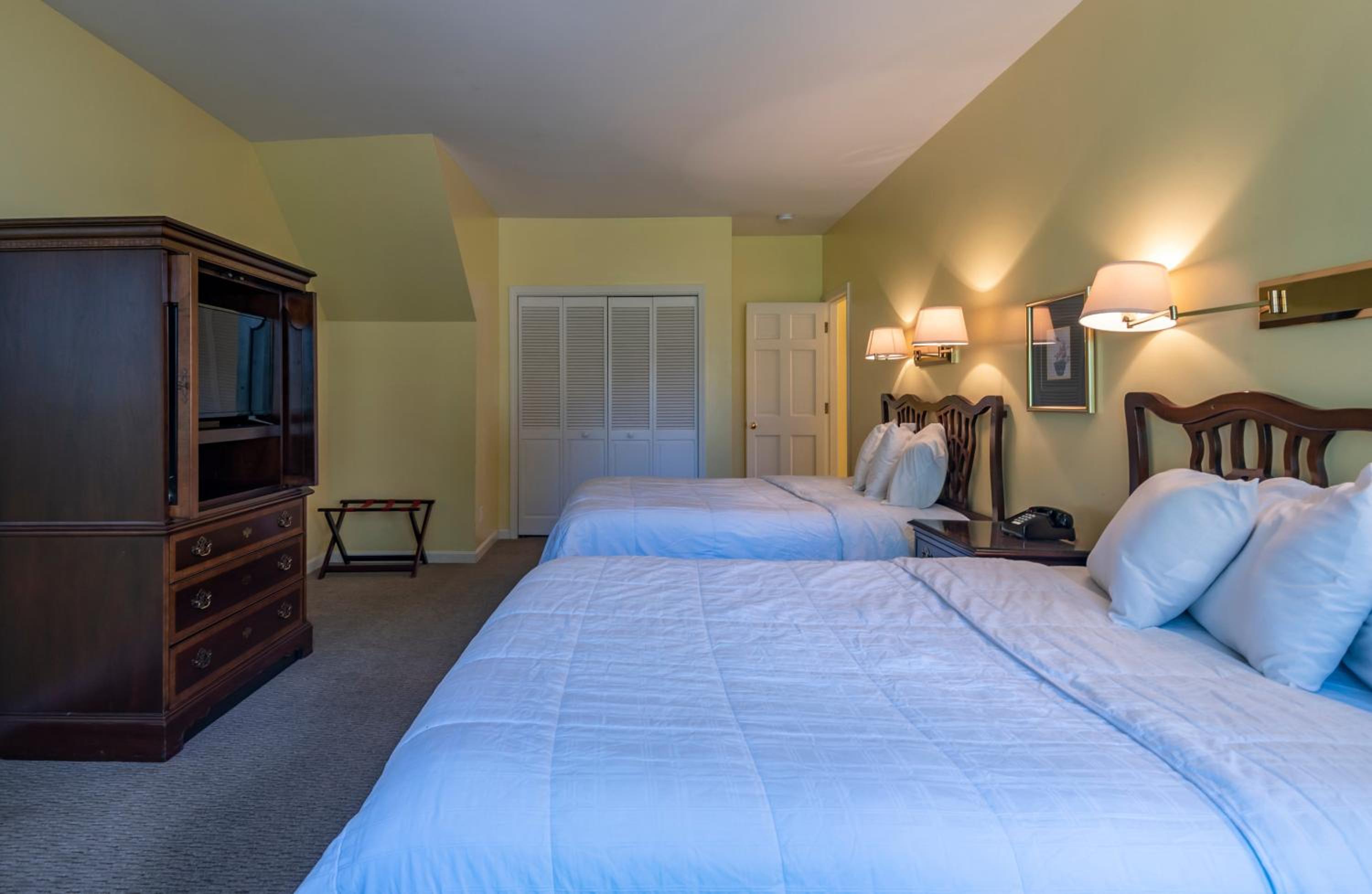Queen Suite - Photo 12