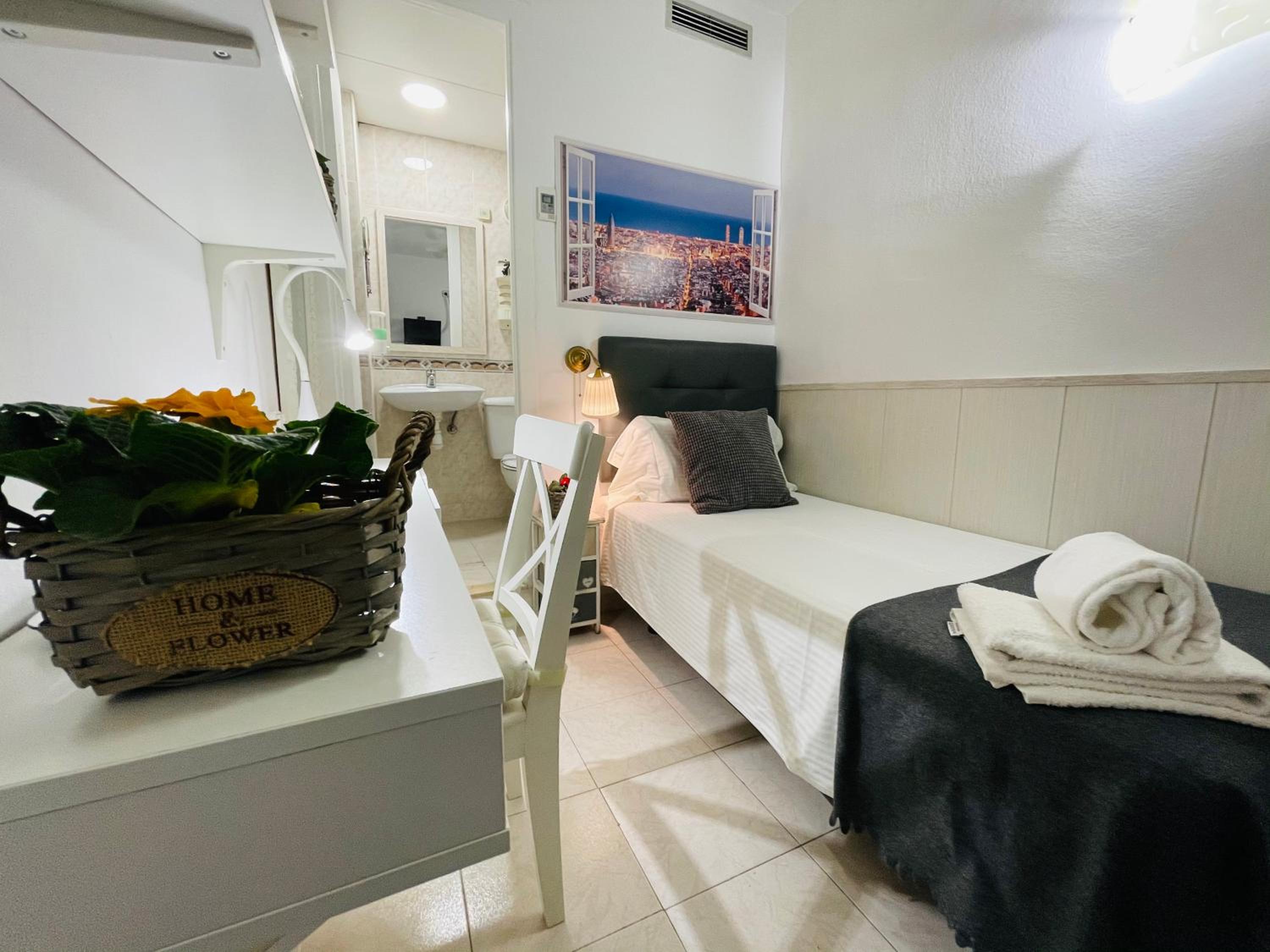 Single Room photo 3