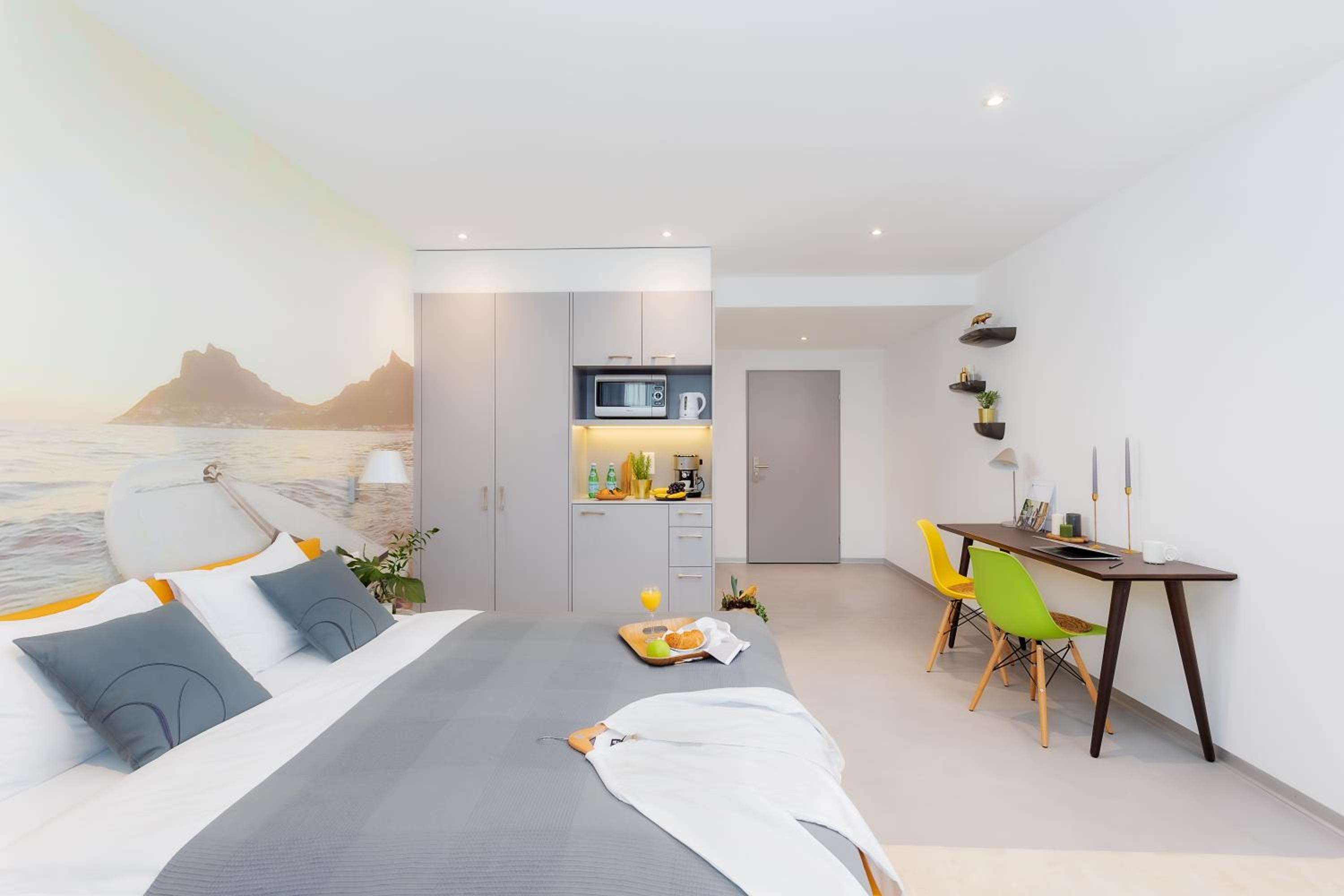Studio Apartment Senior Kitchenette with Terrace Lake Side