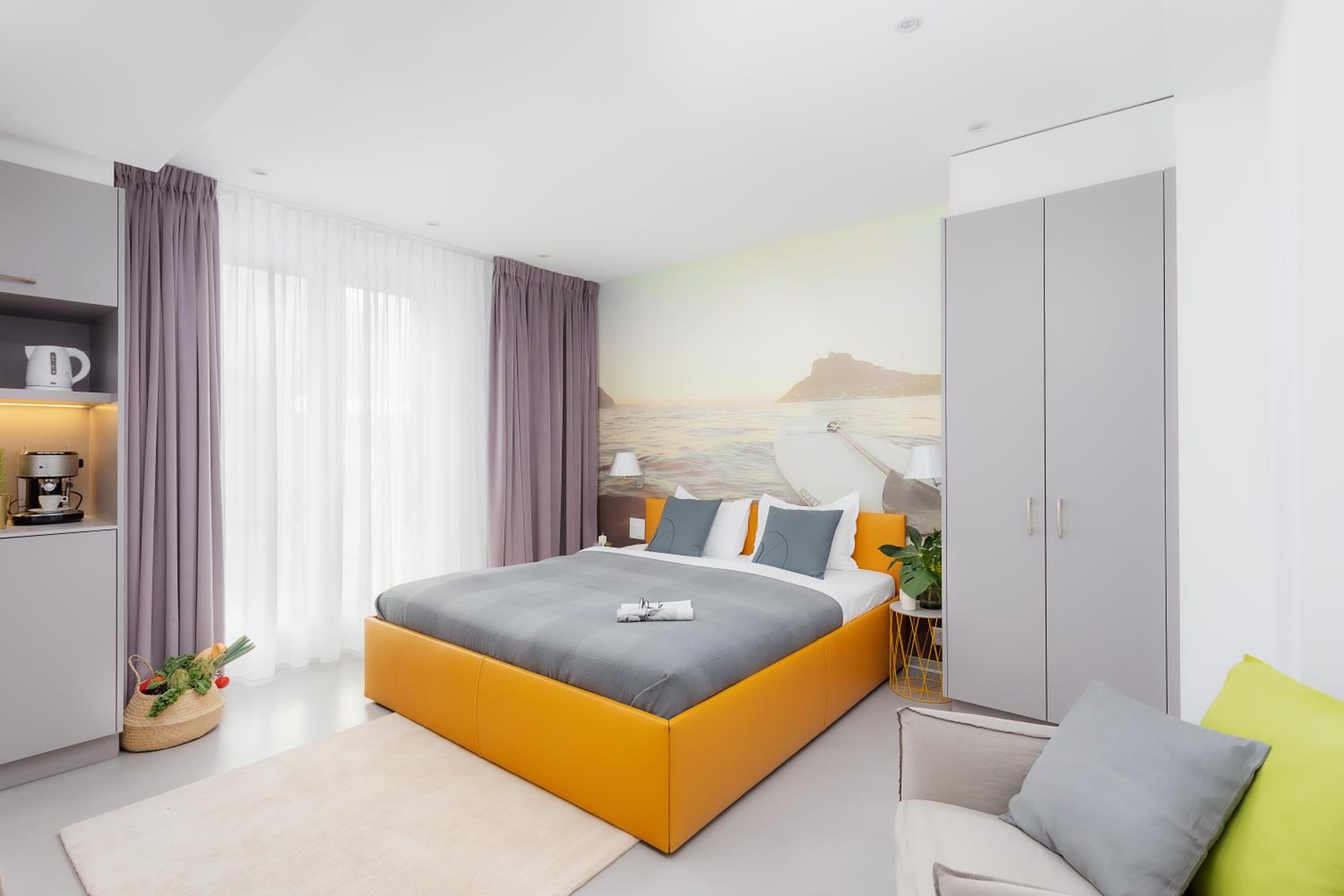 Studio Apartment Senior with Kitchenette and Terrace