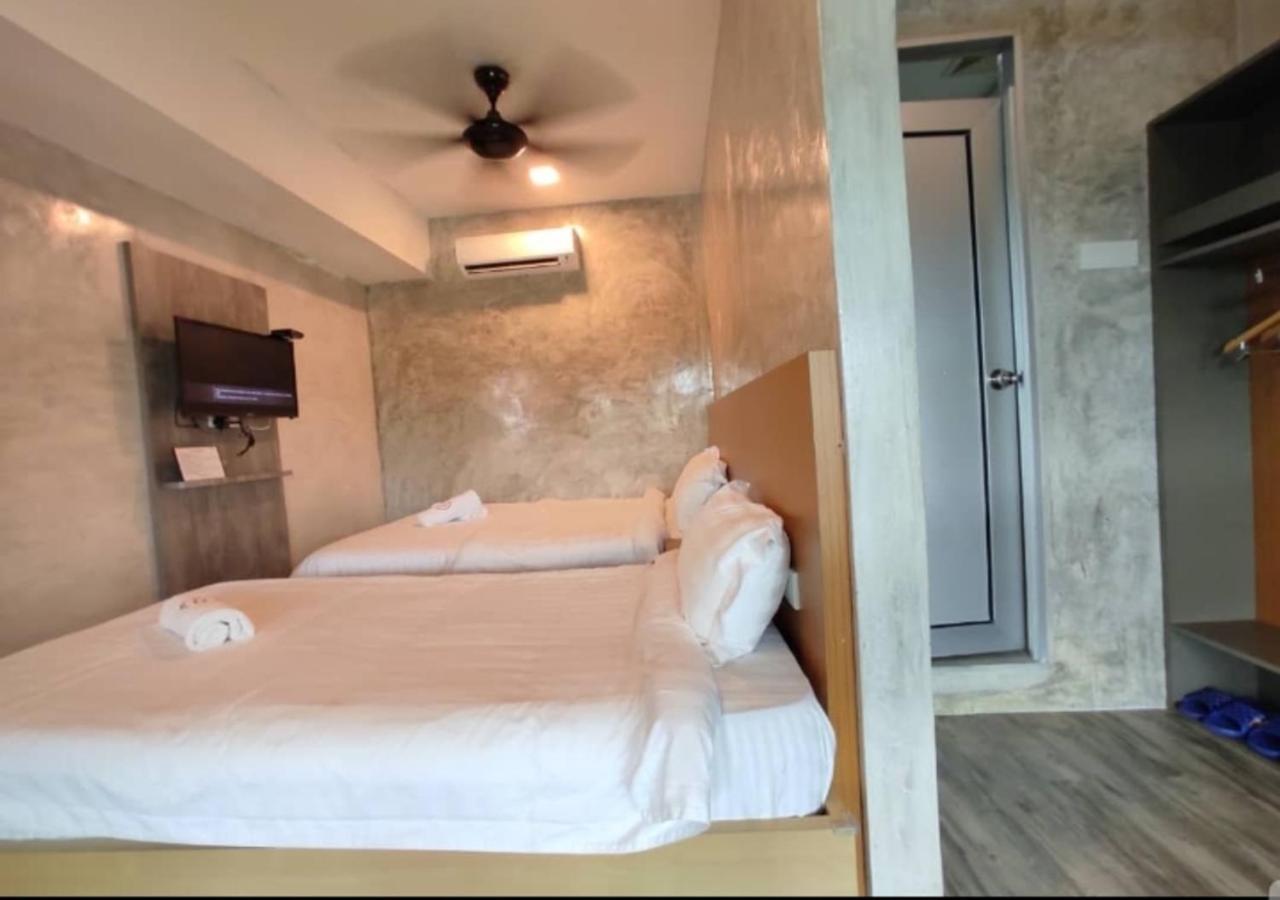 Deluxe Triple Room - Photo 3