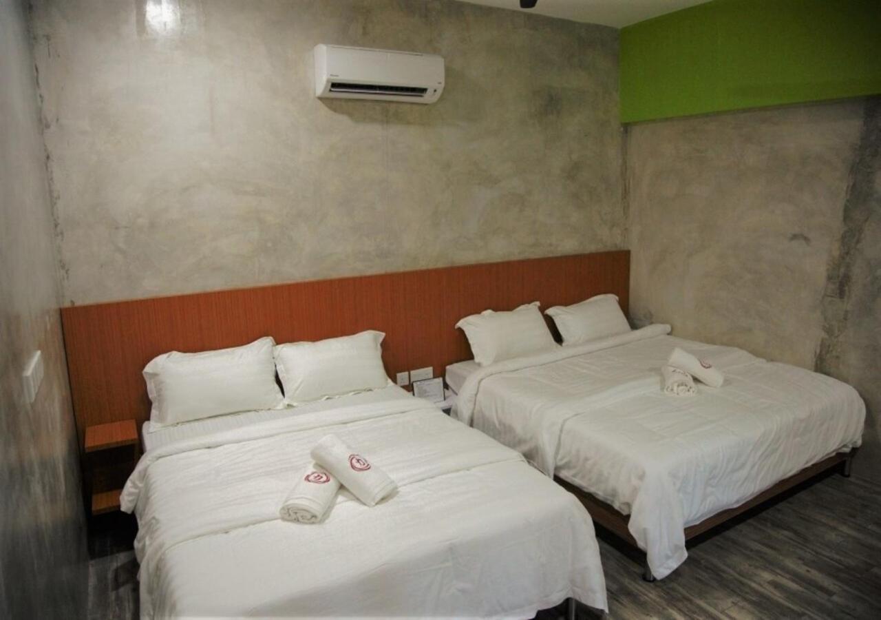 Superior Quadruple Room - Photo 4
