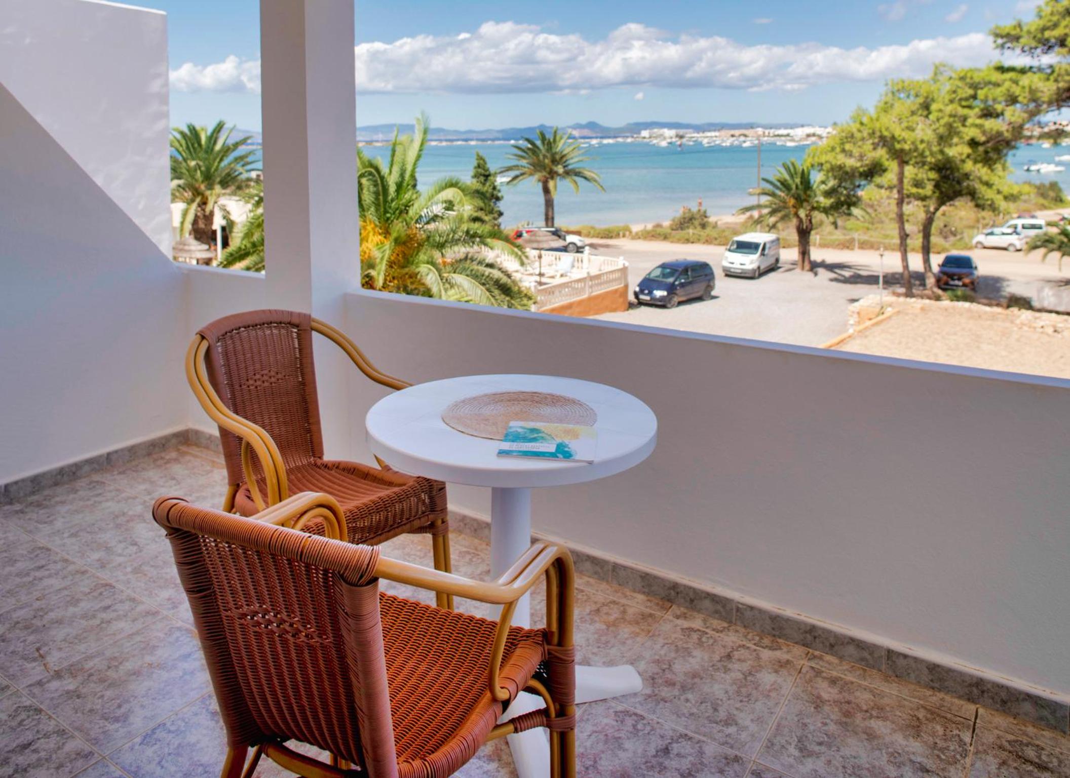 Double Room with Sea View photo 3